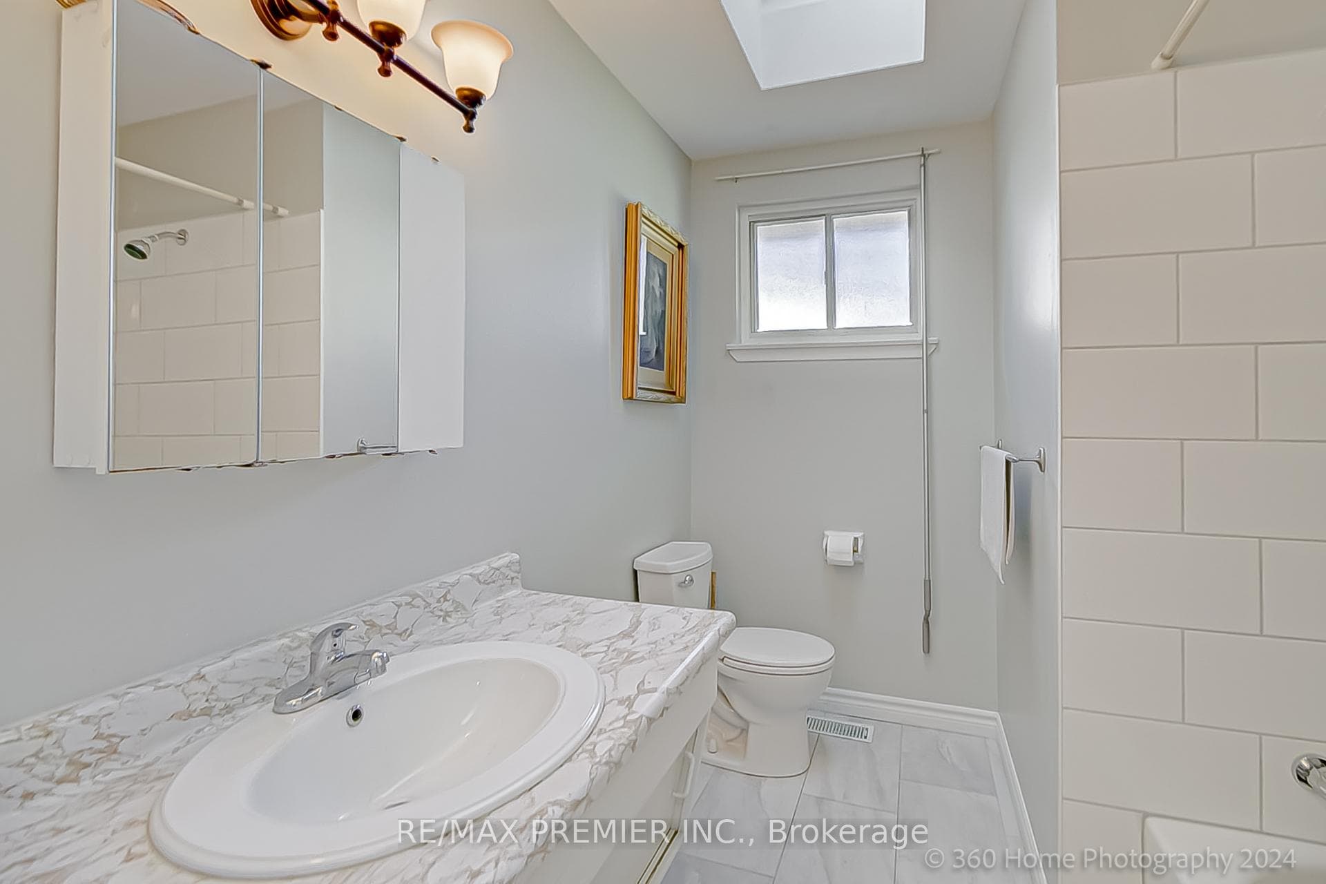151 Clements Road photo 17