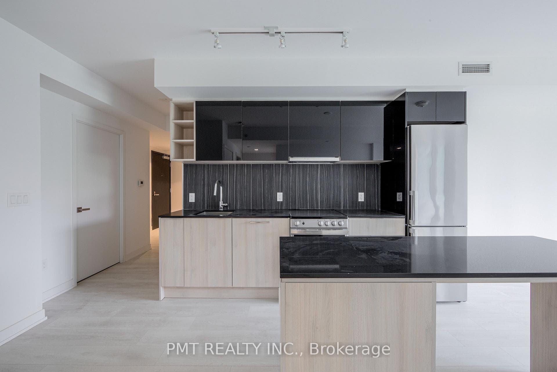 31 Tippett Road Unit 339 photo 2