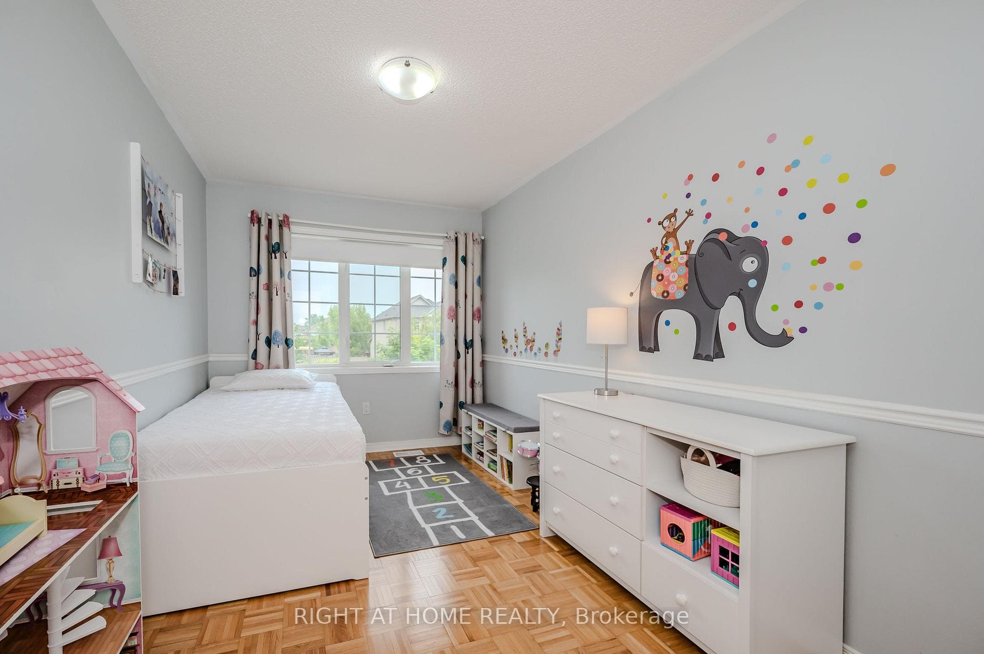 81 Ronan Crescent photo 25