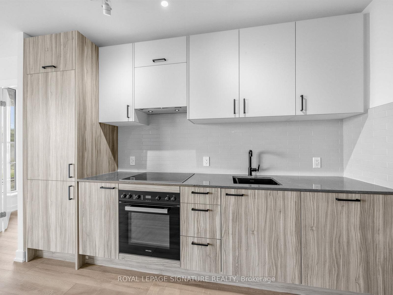 5 Quarrington Lane Unit 3302 photo 3