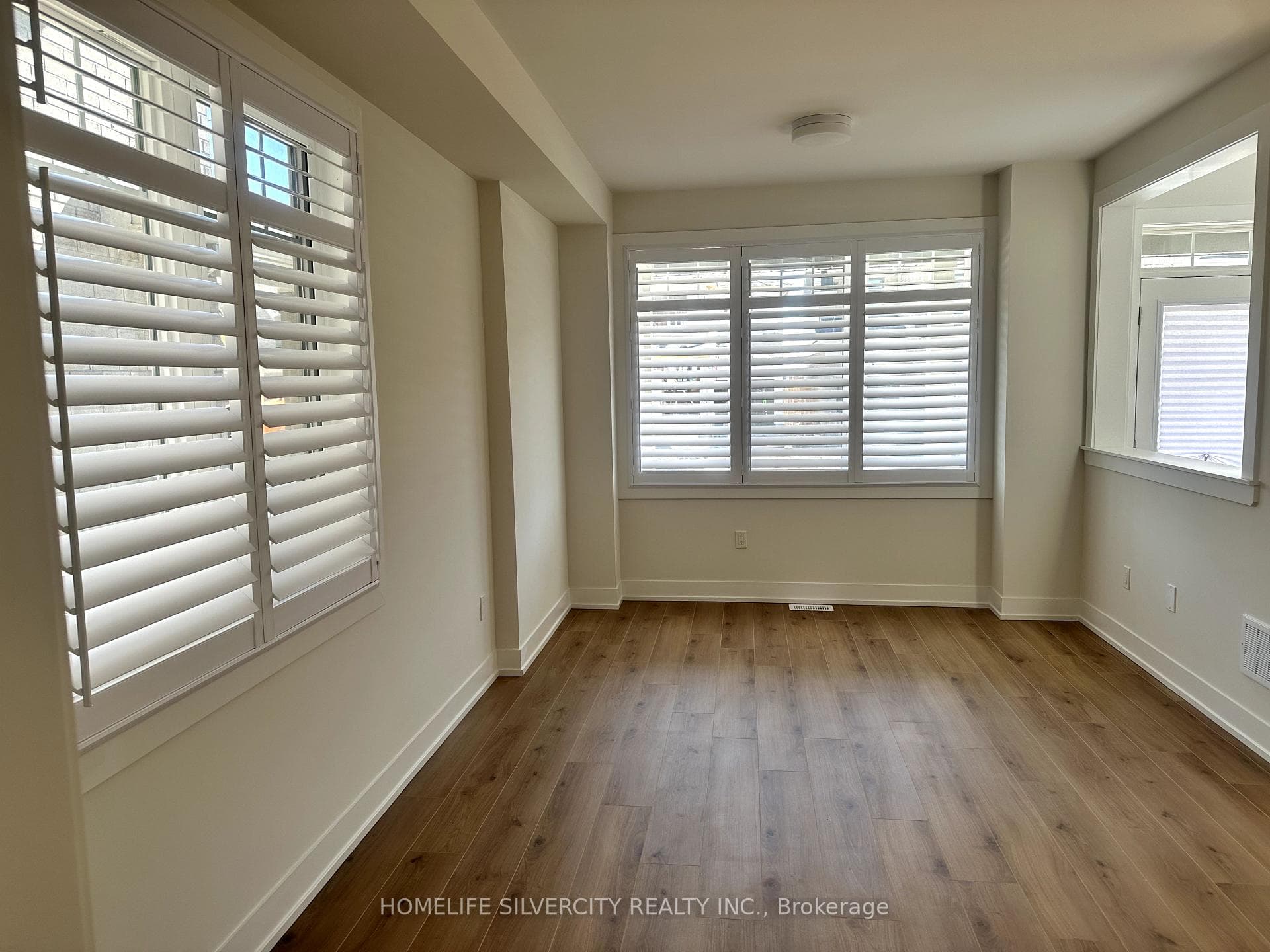 1049 Denton Drive photo 5