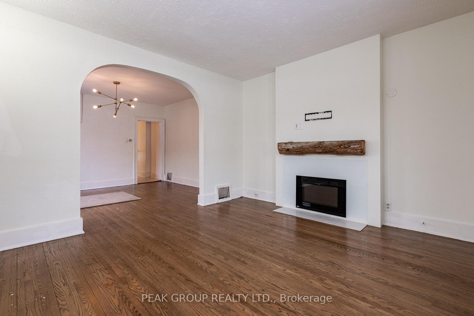 65 ELGIN Street photo 4