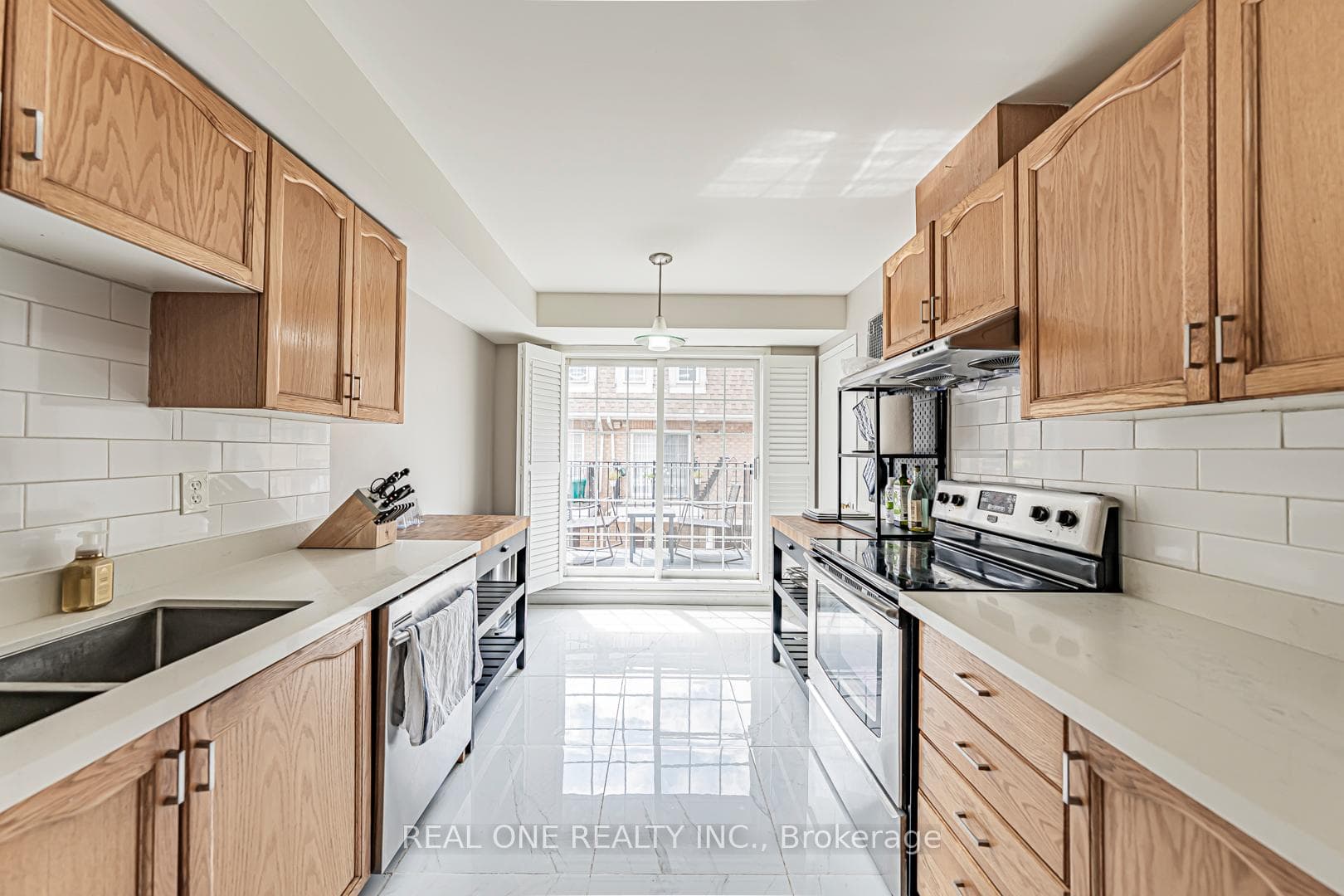66 Sidney Belsey Crescent Unit 301 photo 18