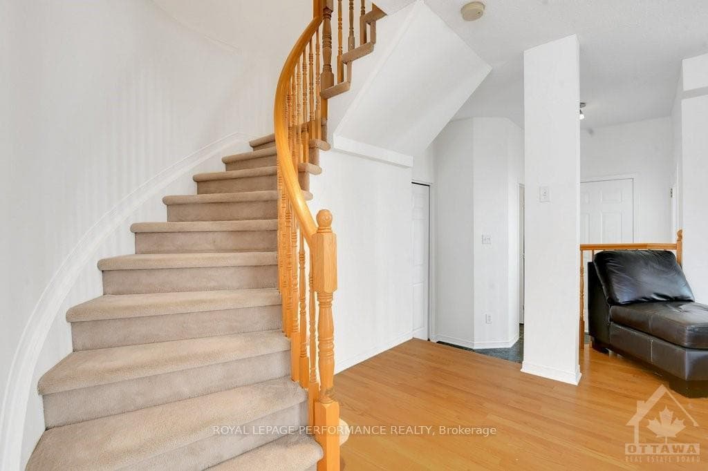 117 DUNTROON Circle photo 3