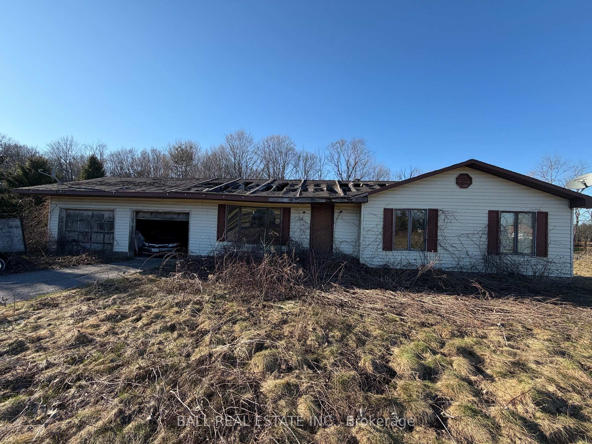 892 Carmel Crescent photo 5