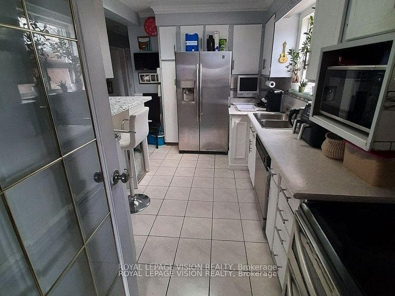 52 Ellendale Drive photo 10