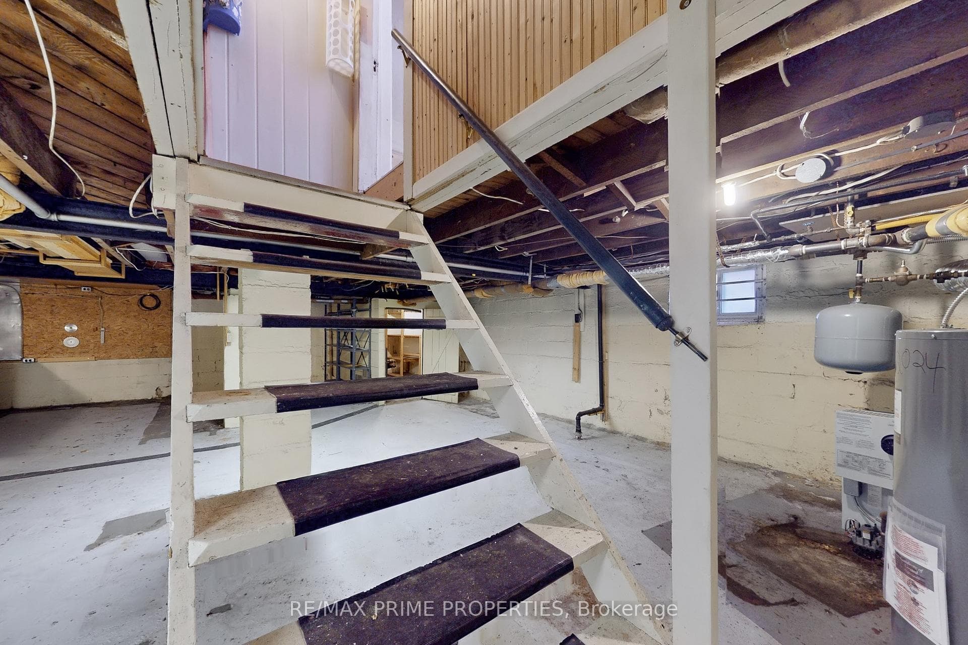 1398 Pape Avenue photo 25