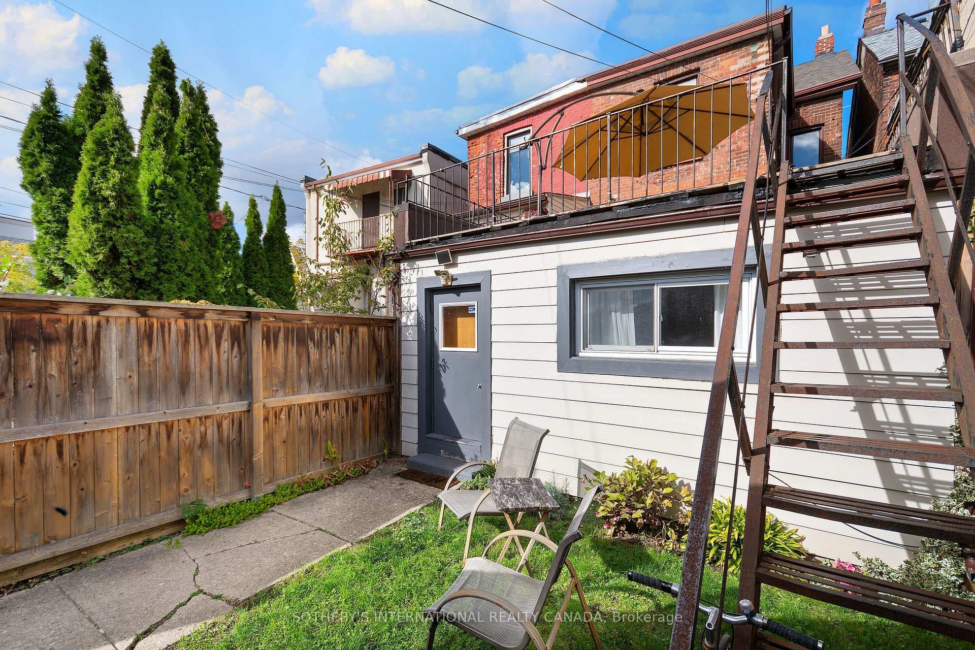 1155 Davenport Road photo 6