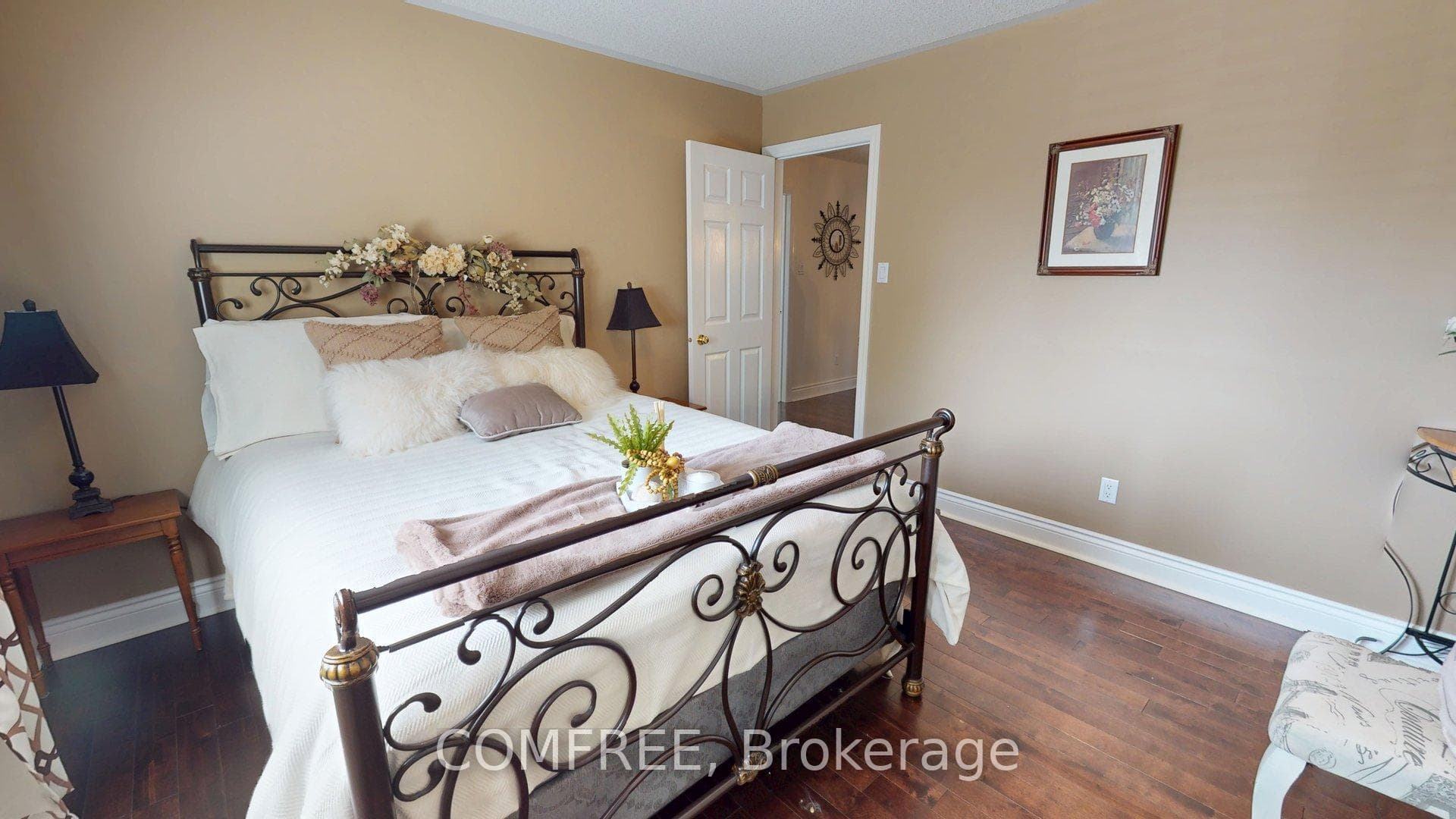 39 Falcon Court photo 26