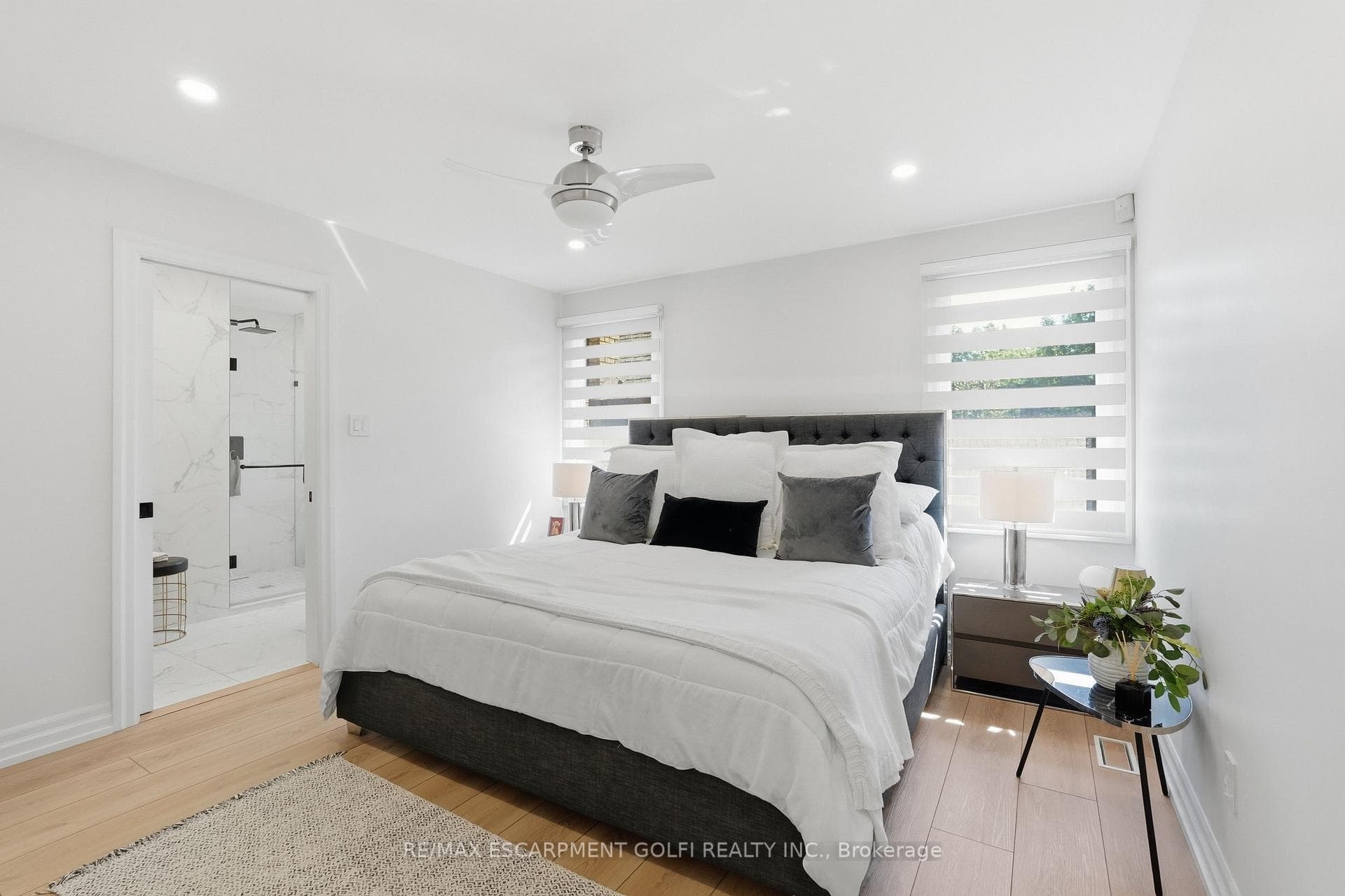 12 Cheval Drive photo 17