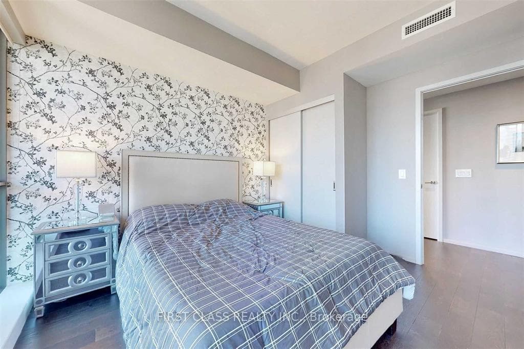 8 Charlotte Street Unit 3305 photo 20