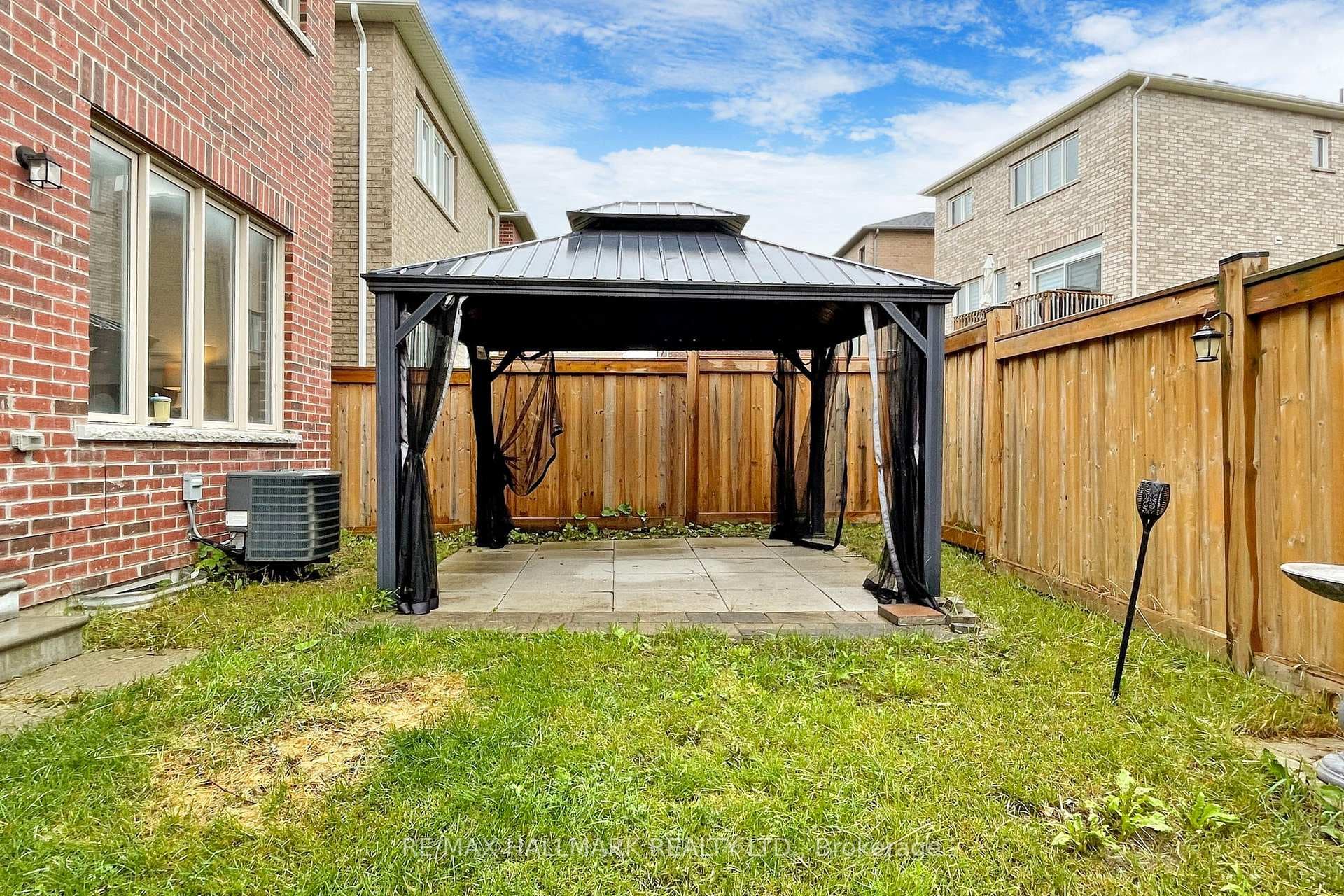 1106 Cactus Crescent photo 32