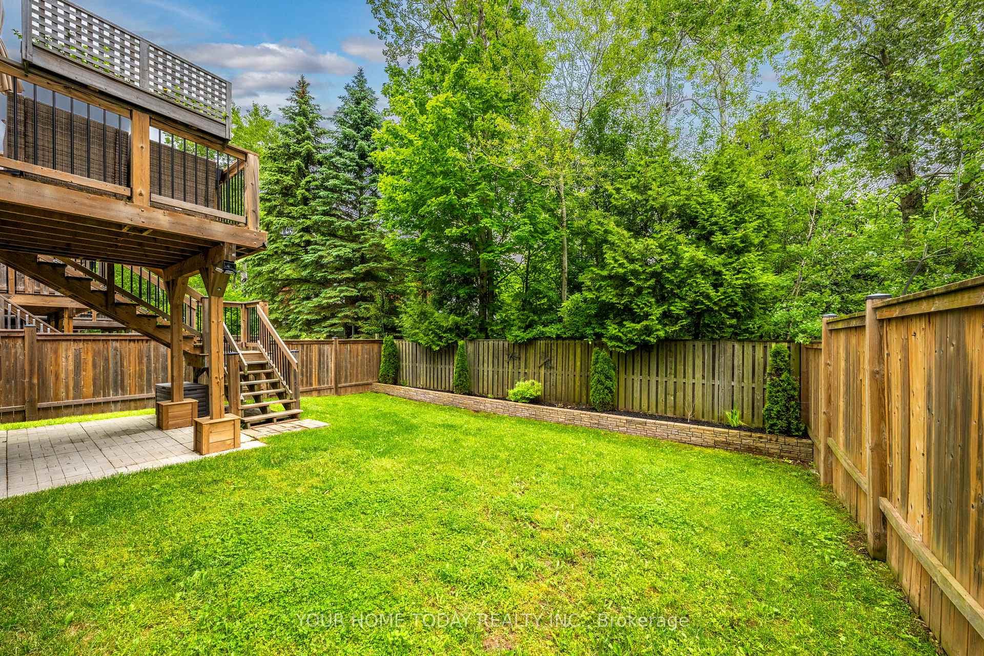 8 Trinity Court photo 46