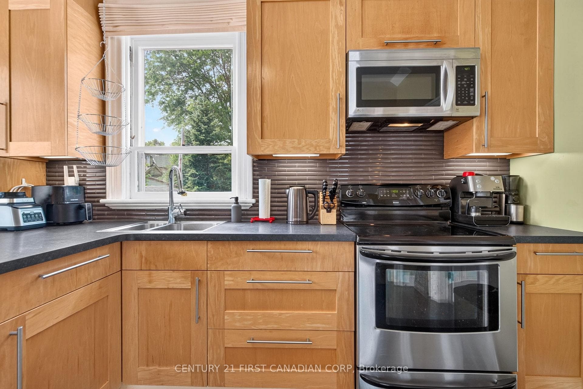 754 LORNE Avenue photo 8
