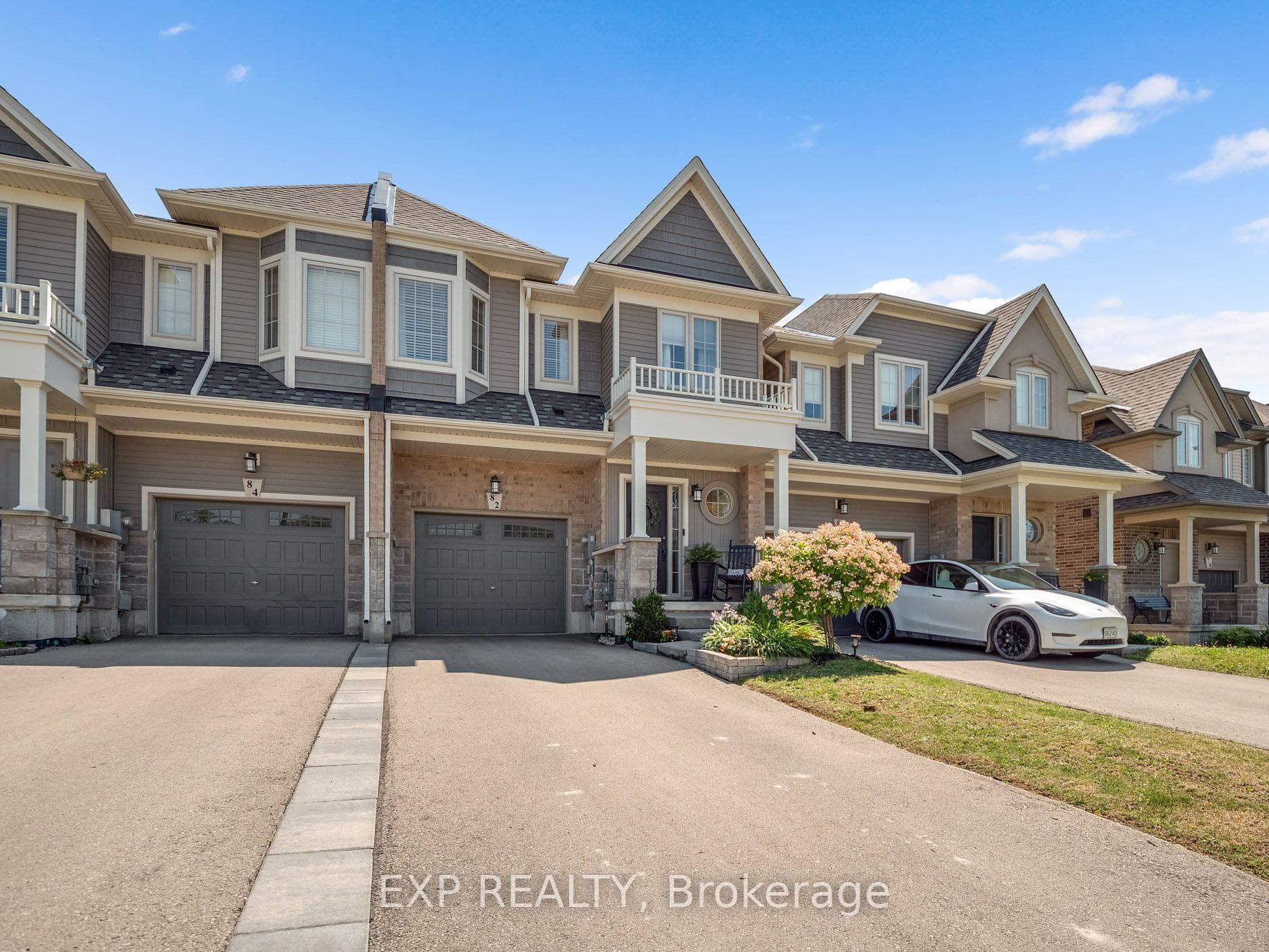 82 Dennis Drive photo 2