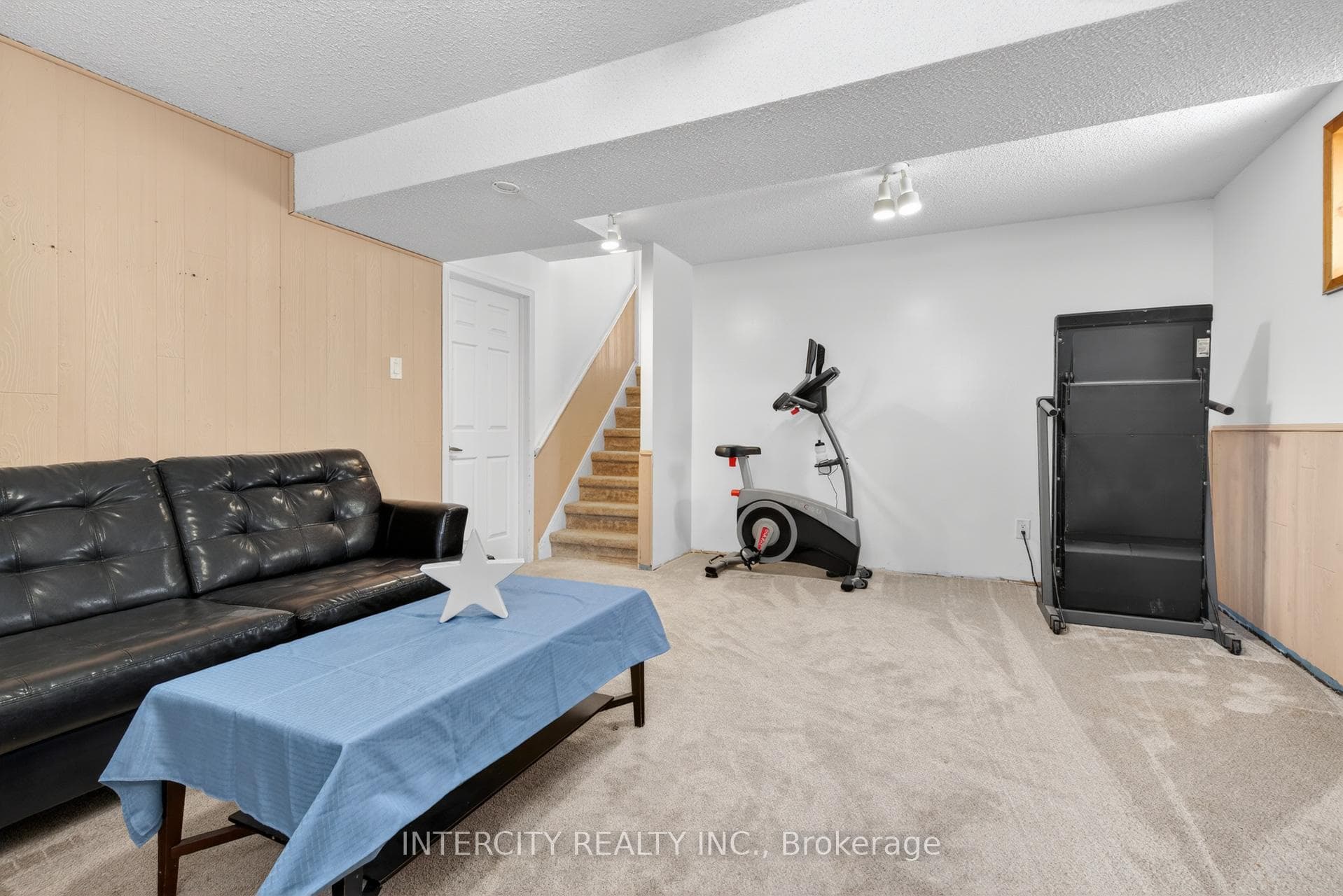 57 Valleyview Crescent photo 18