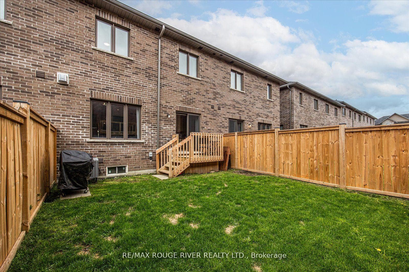 7 Harry Thornton Lane photo 31