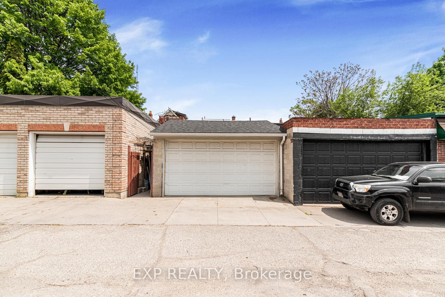 250 Saint Clarens Avenue photo 36