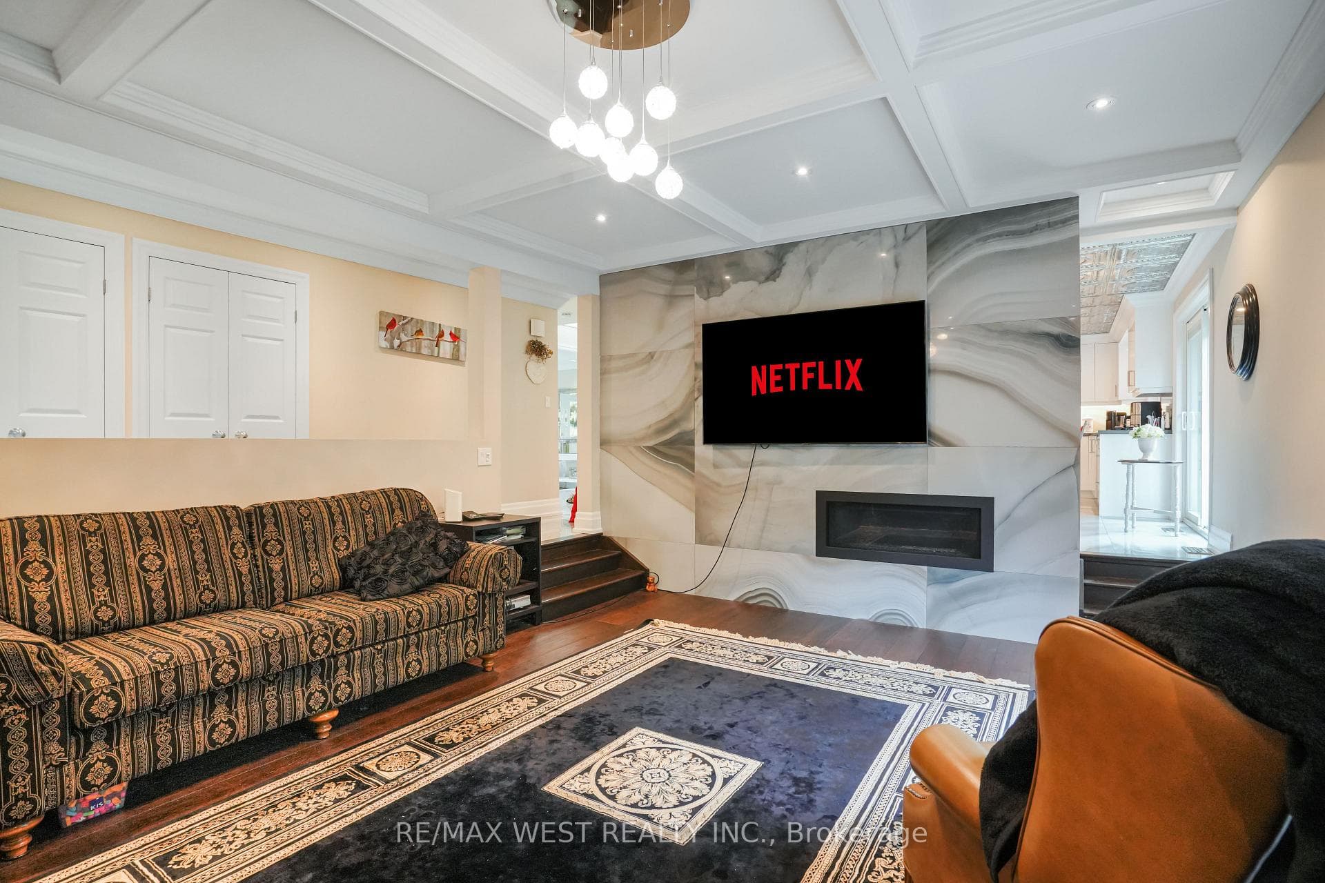 179 Ellis Avenue photo 2
