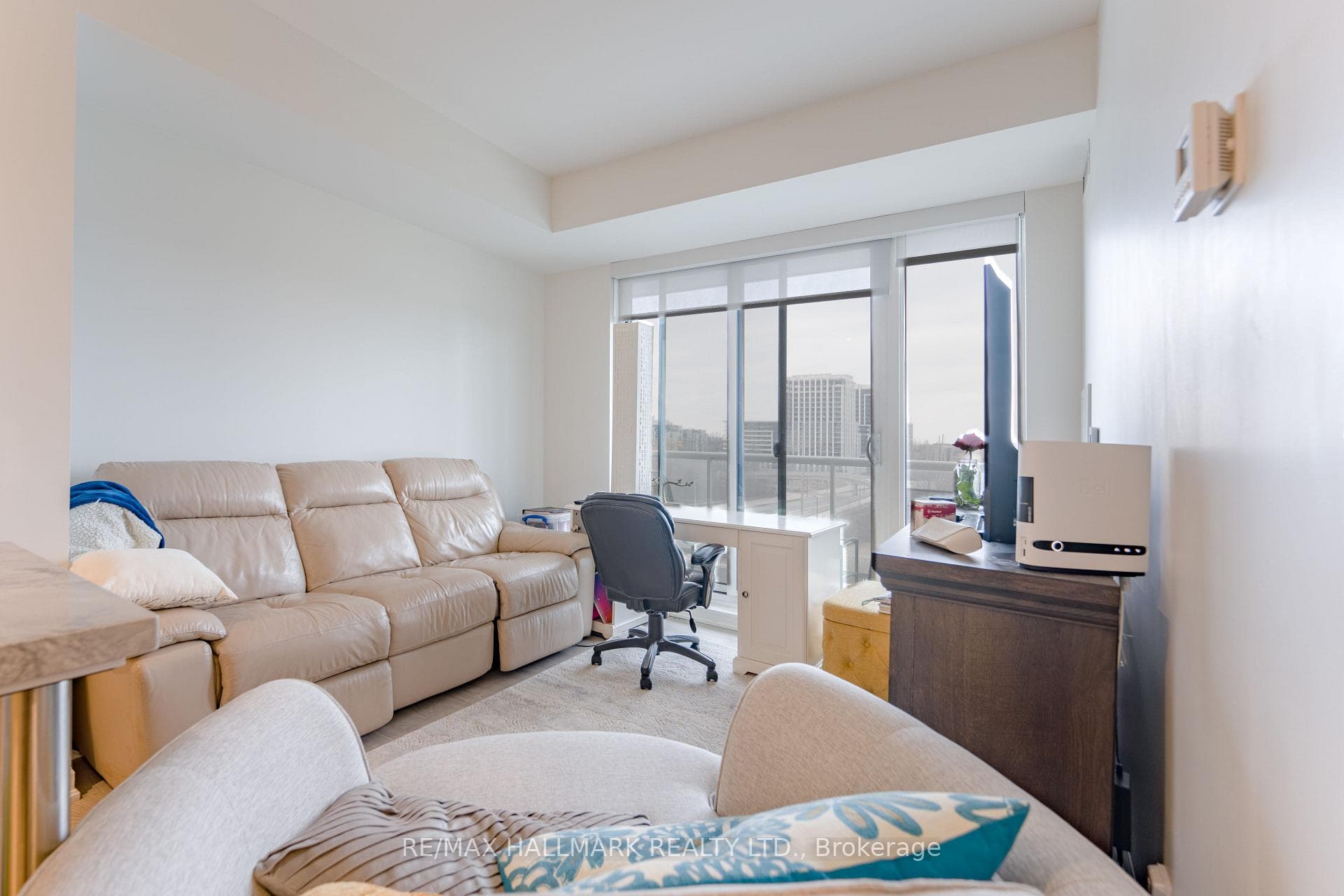 10 Rouge Valley Drive Unit 525A photo 5
