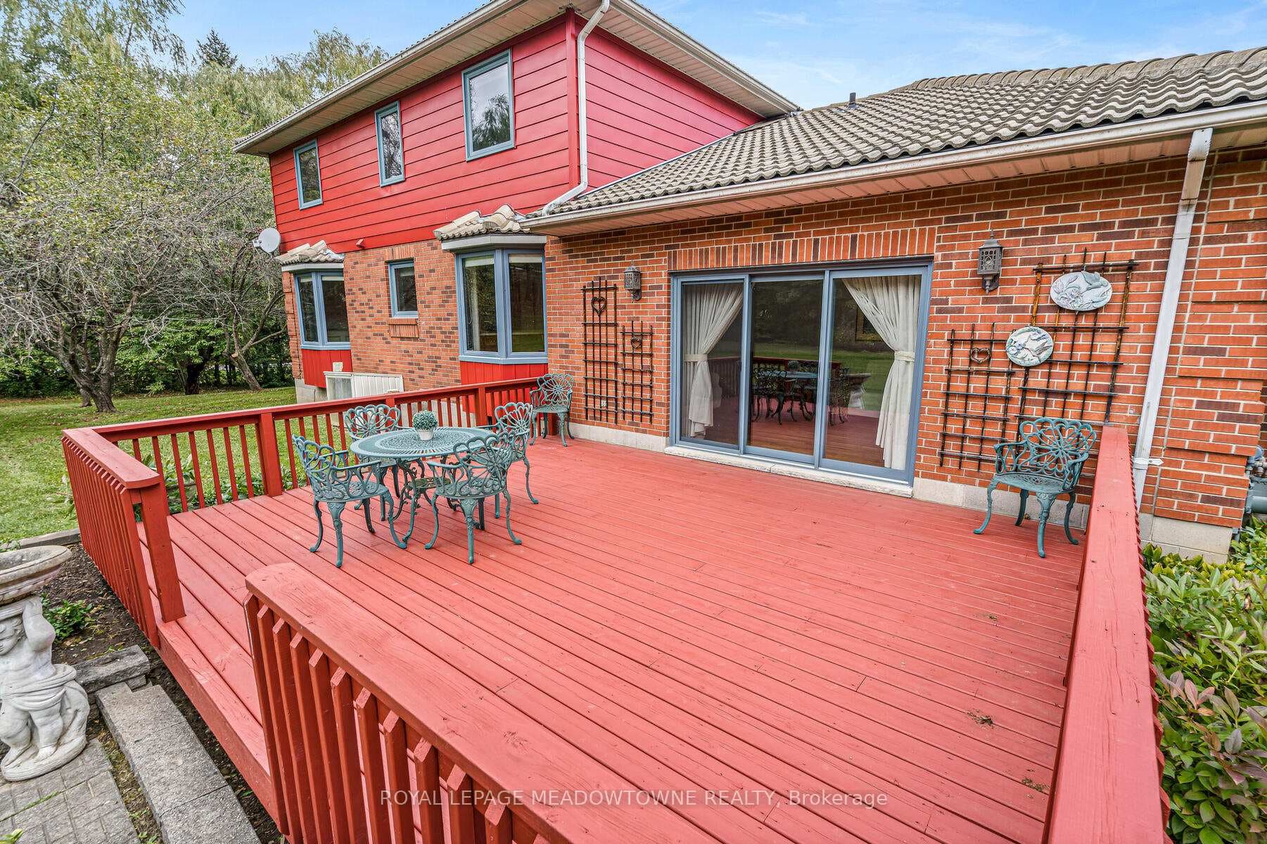 2025 Blacklock Street photo 28