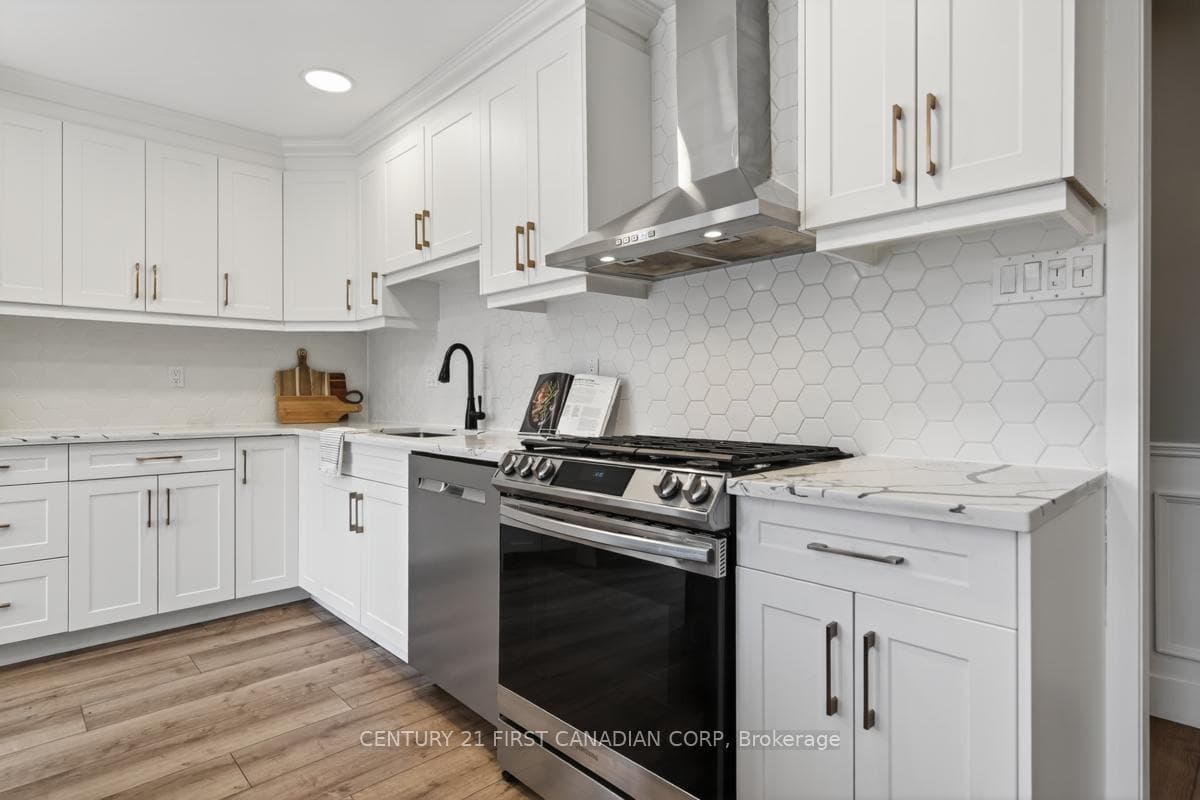 124 Sunray Avenue photo 10