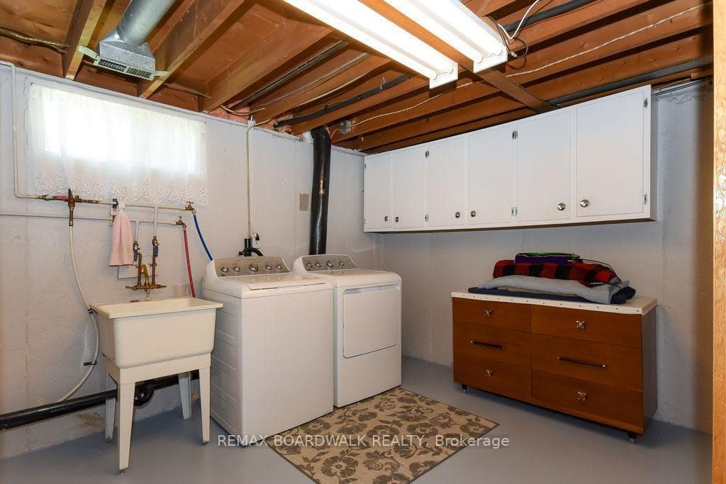 1392 Chartrand Avenue photo 38