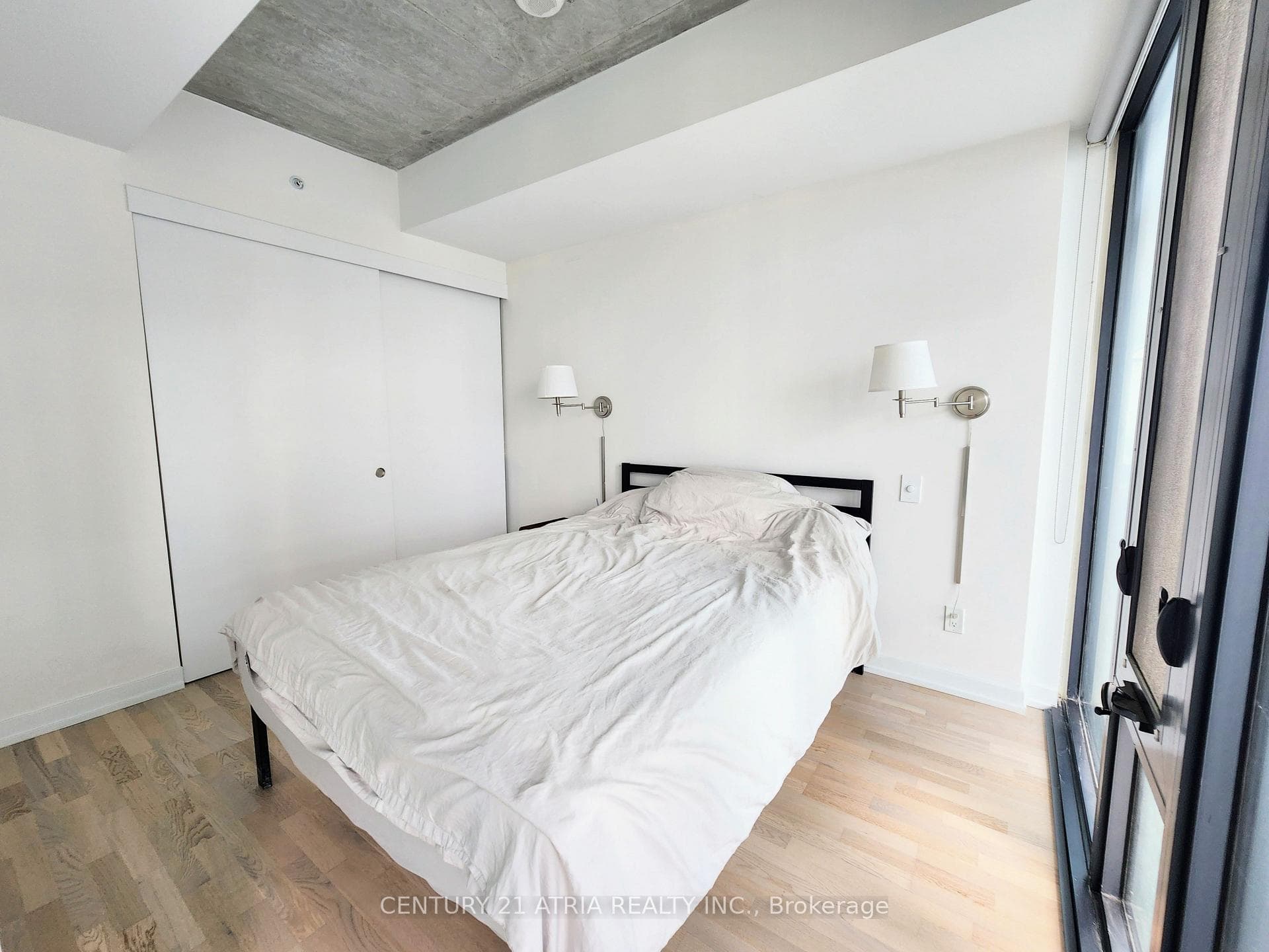 185 Roehampton Avenue Unit 2502 photo 10