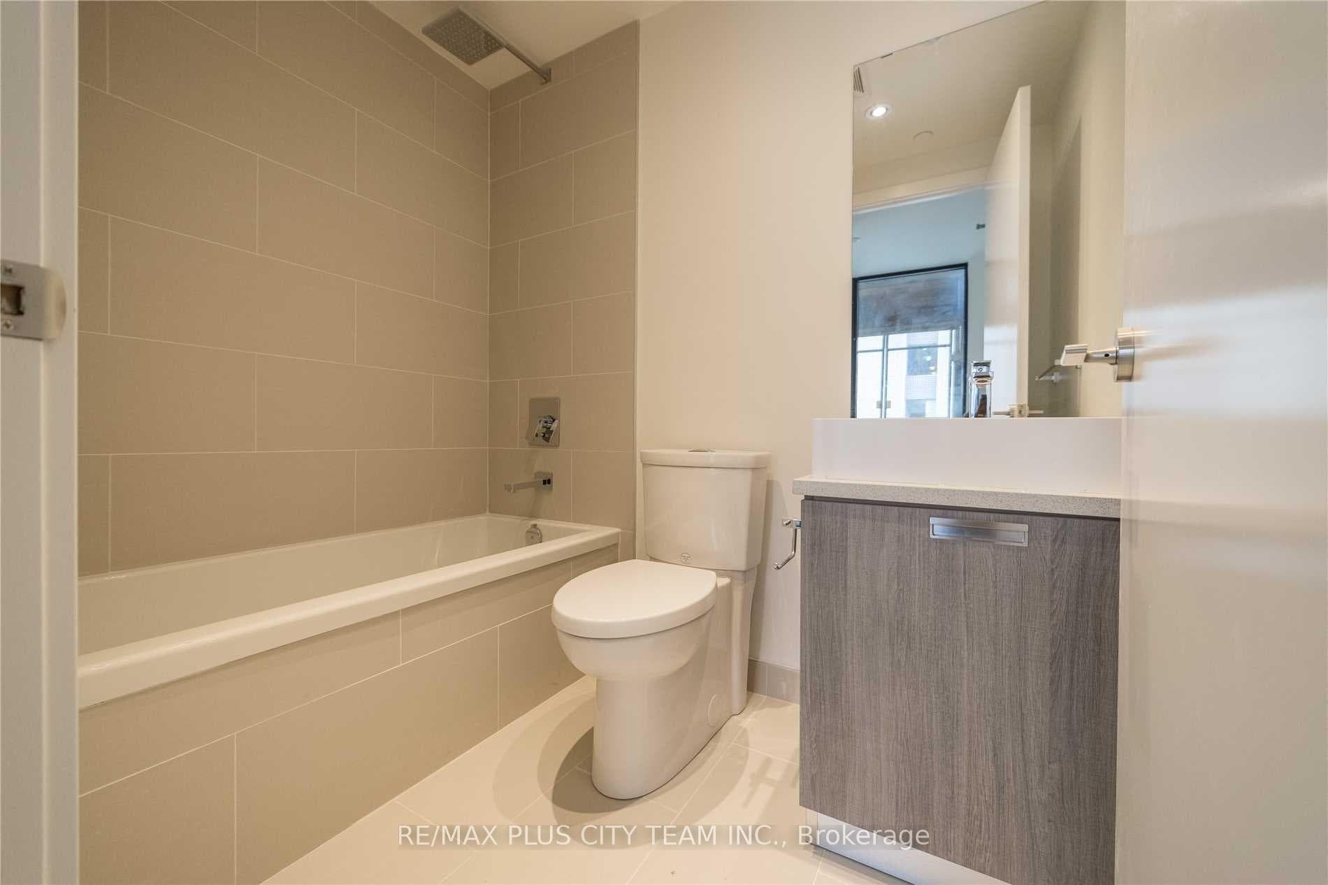 246 Logan Avenue Unit 309 photo 10