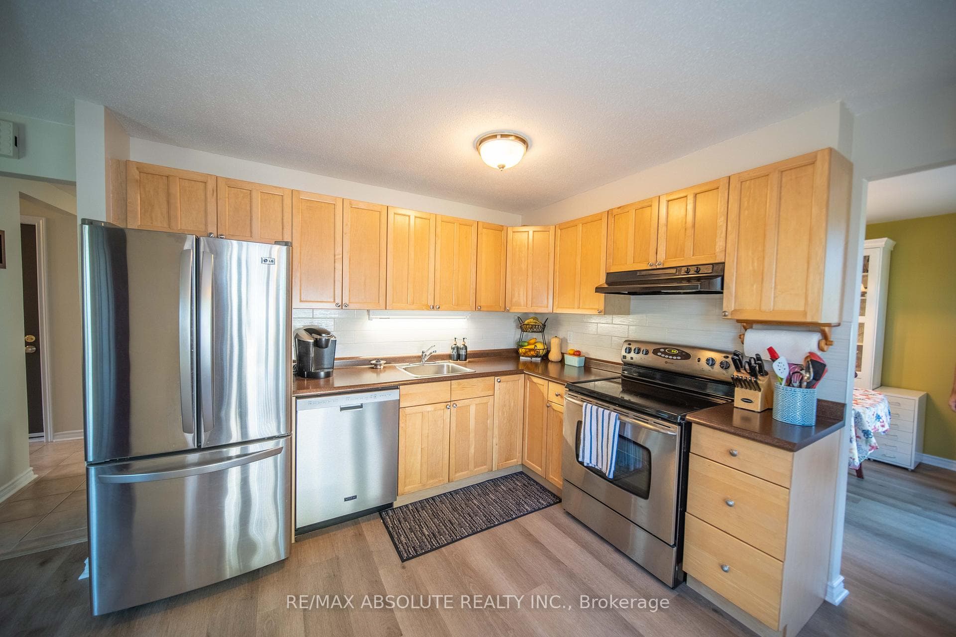 198 Hoylake Crescent photo 16