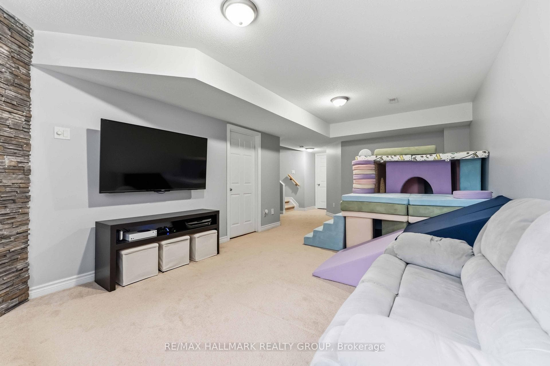 125 Montmorency Way photo 31