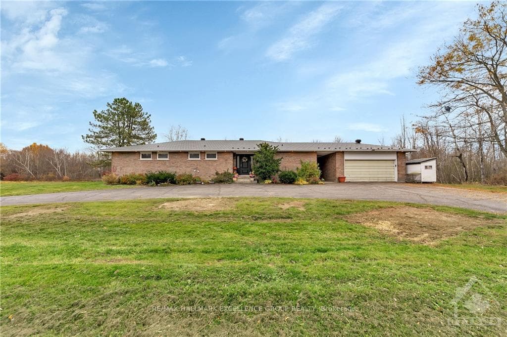 1500 DU GOLF Road photo 3