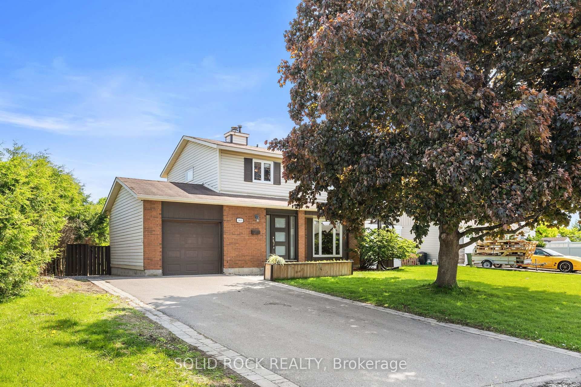 1631 Charbonneau Street photo 3