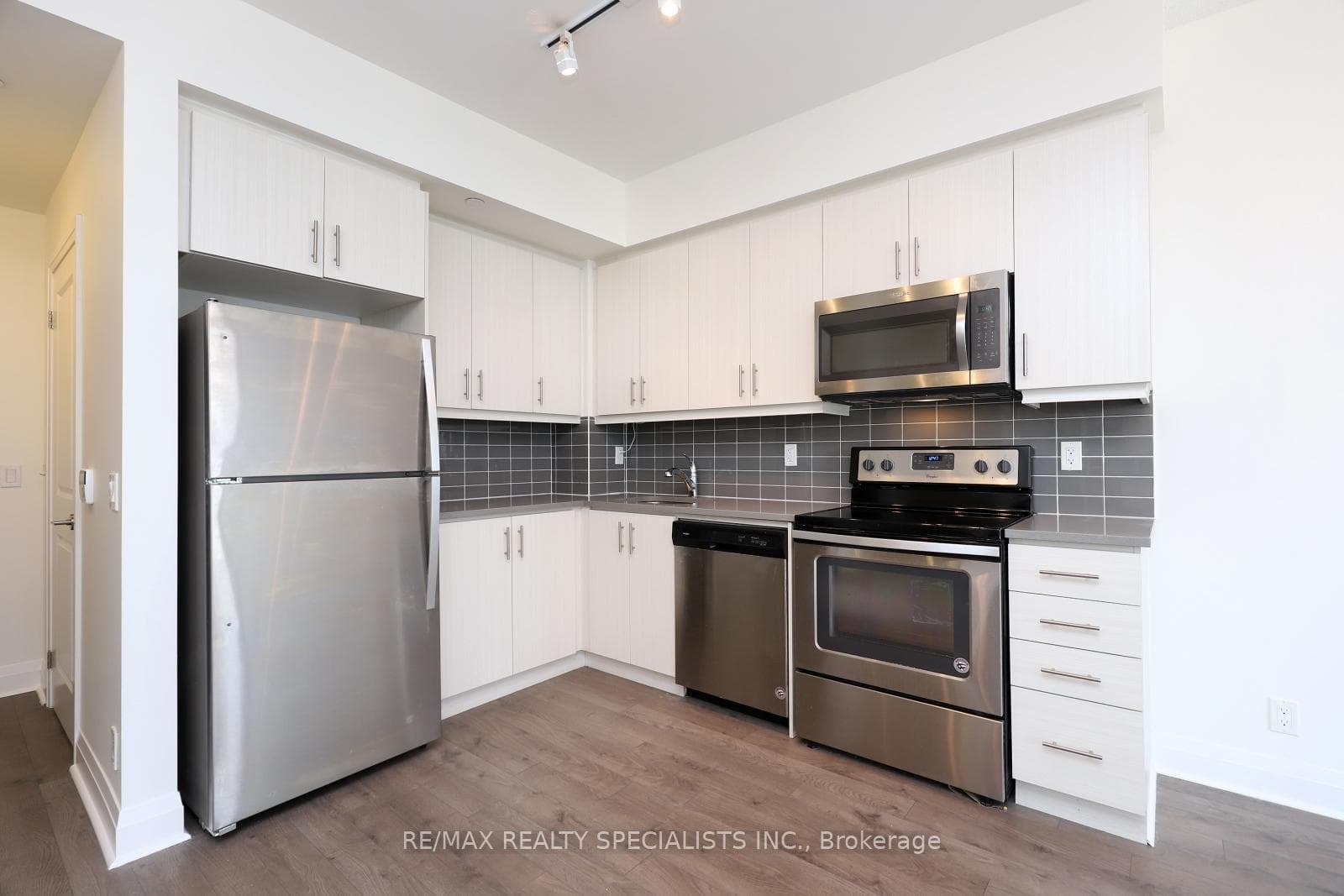 15 Zorra Street Unit 603 photo 4