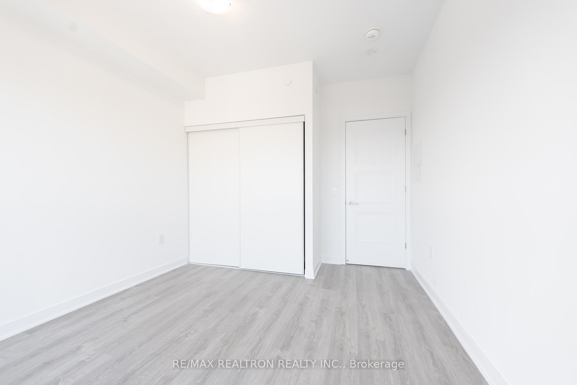 25 Neighbourhood Lane Unit 1004 photo 8