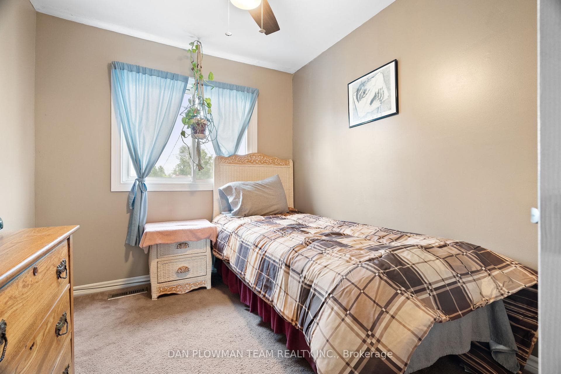 184 Waverly Street photo 17