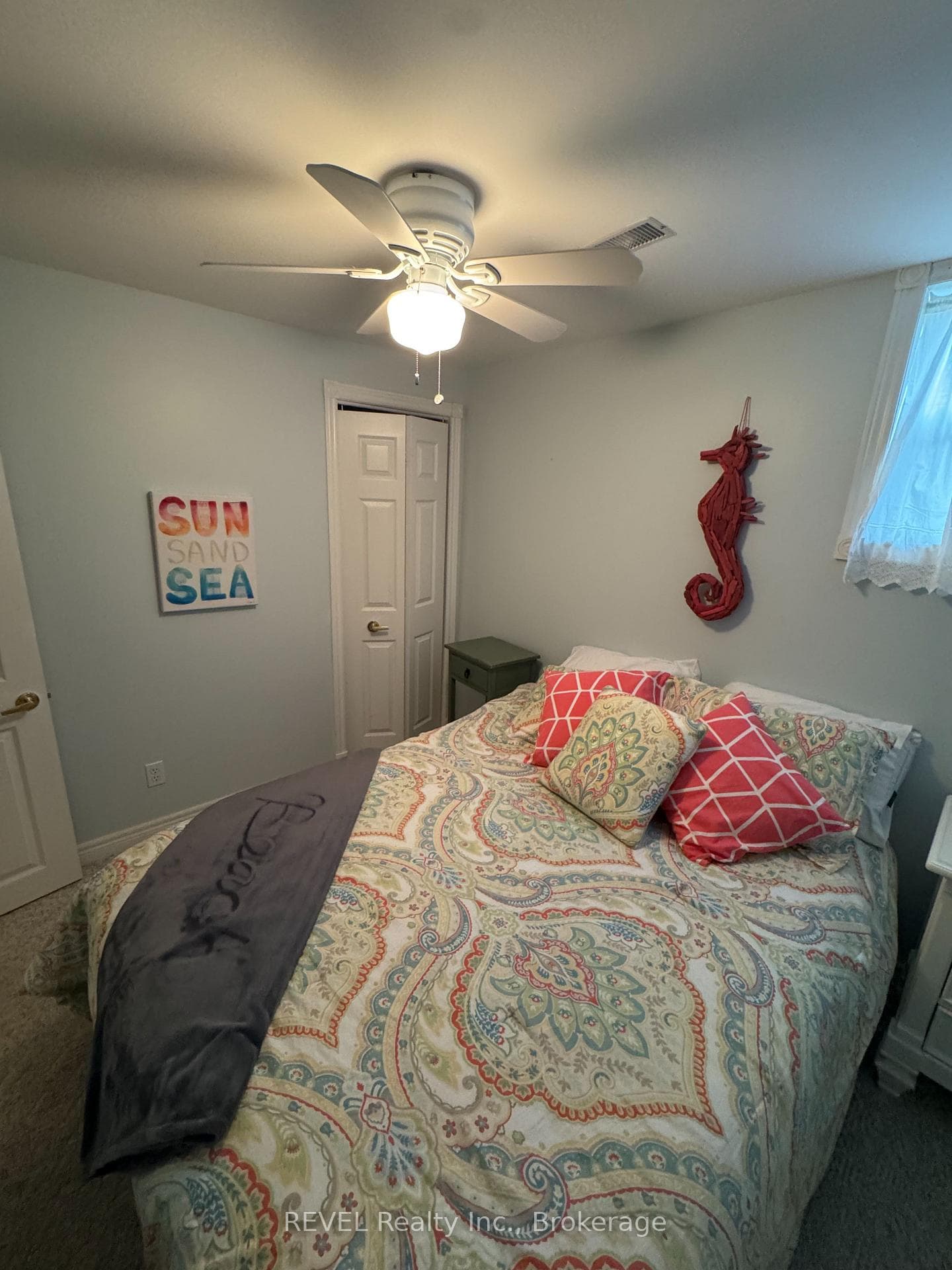 basement bedroom queen