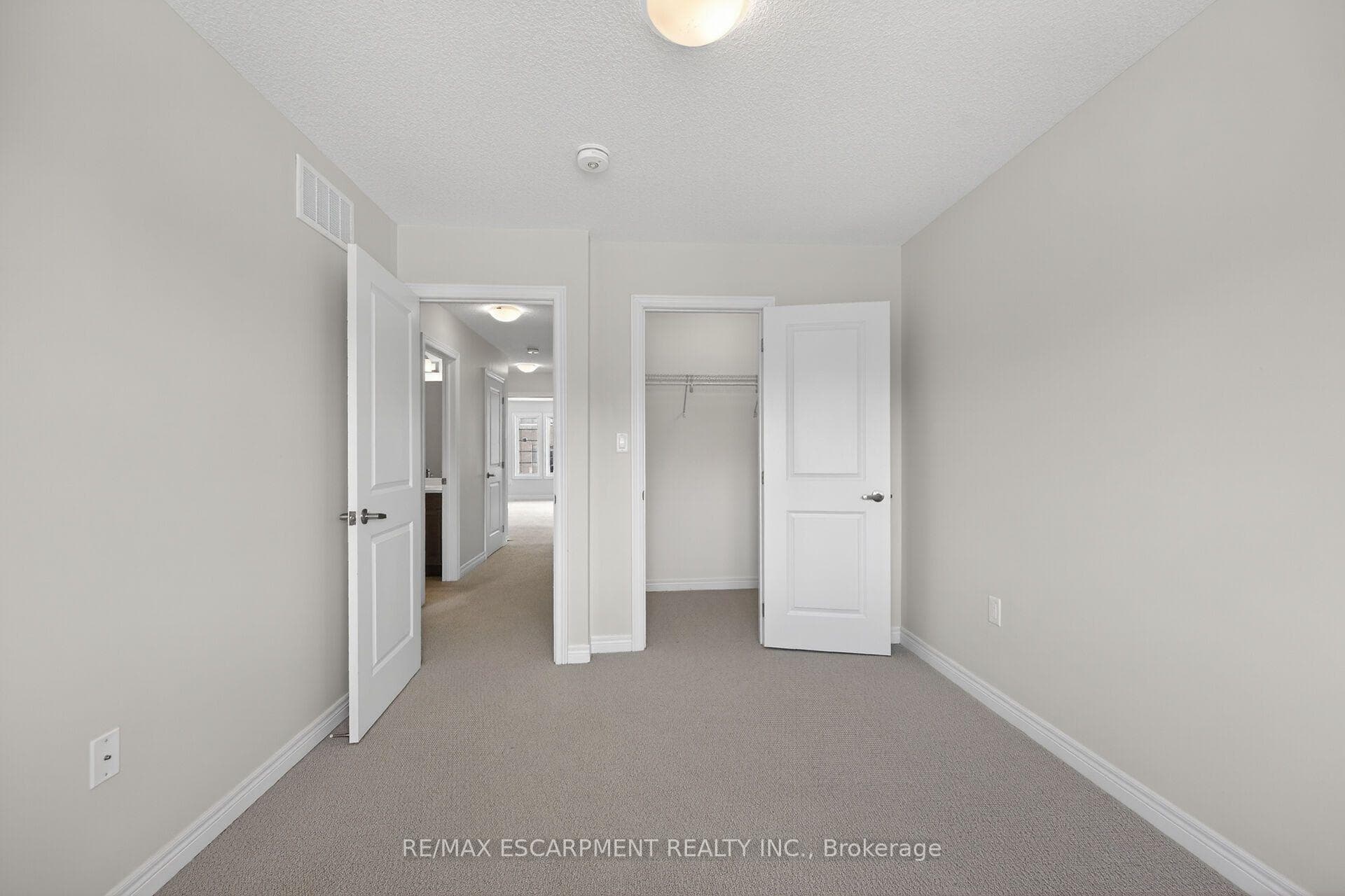 120 Court Drive Unit 96 photo 34