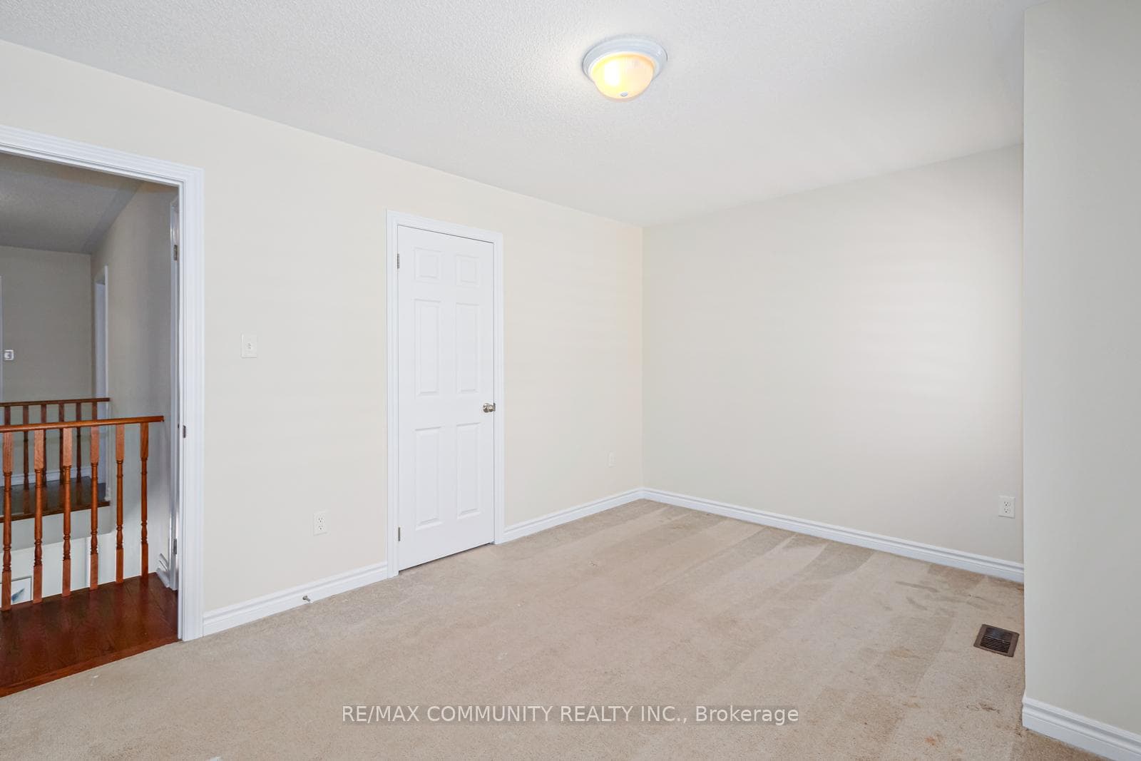 43 Portland Street photo 23