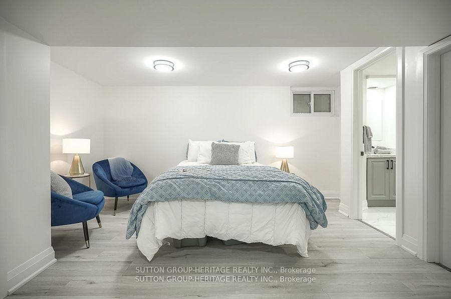 471 Rossland Road photo 27