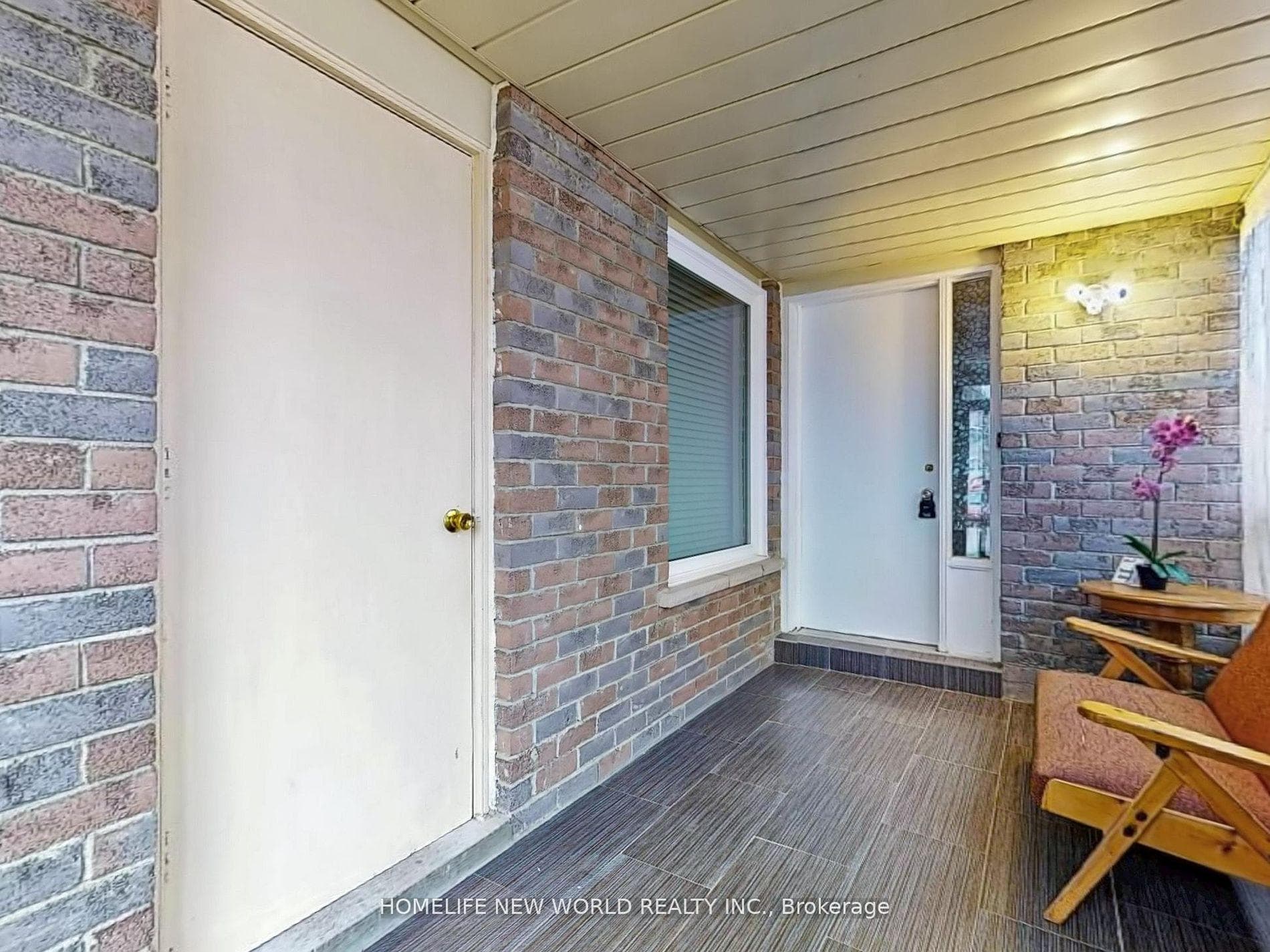 139 Galbraith Crescent photo 4