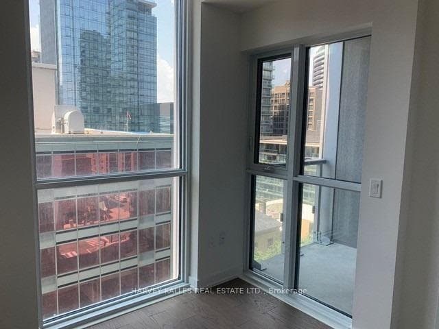 1 Yorkville Avenue Unit 705 photo 33