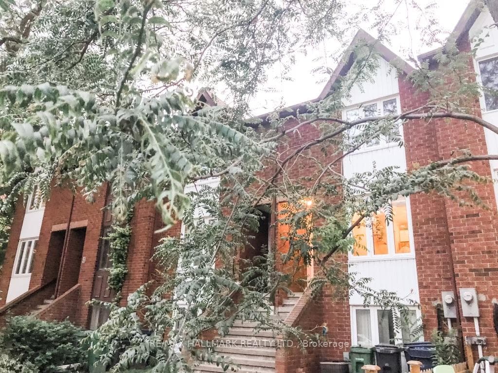 Red Brick Warmth