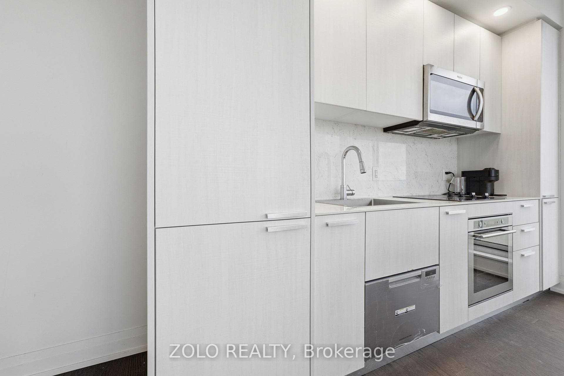 75 Canterbury Place Unit PH303 photo 5
