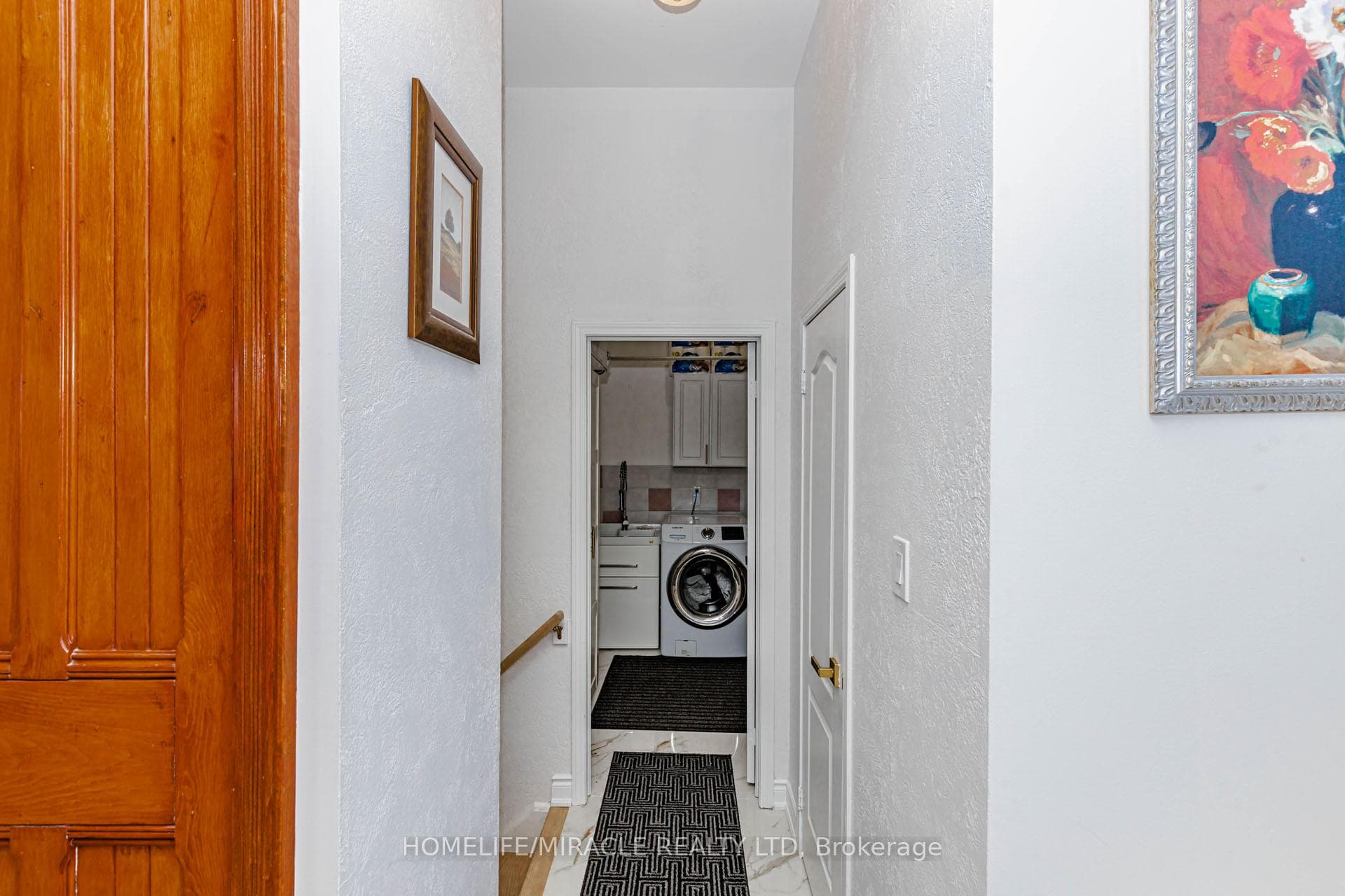 3339 Crompton Crescent photo 17