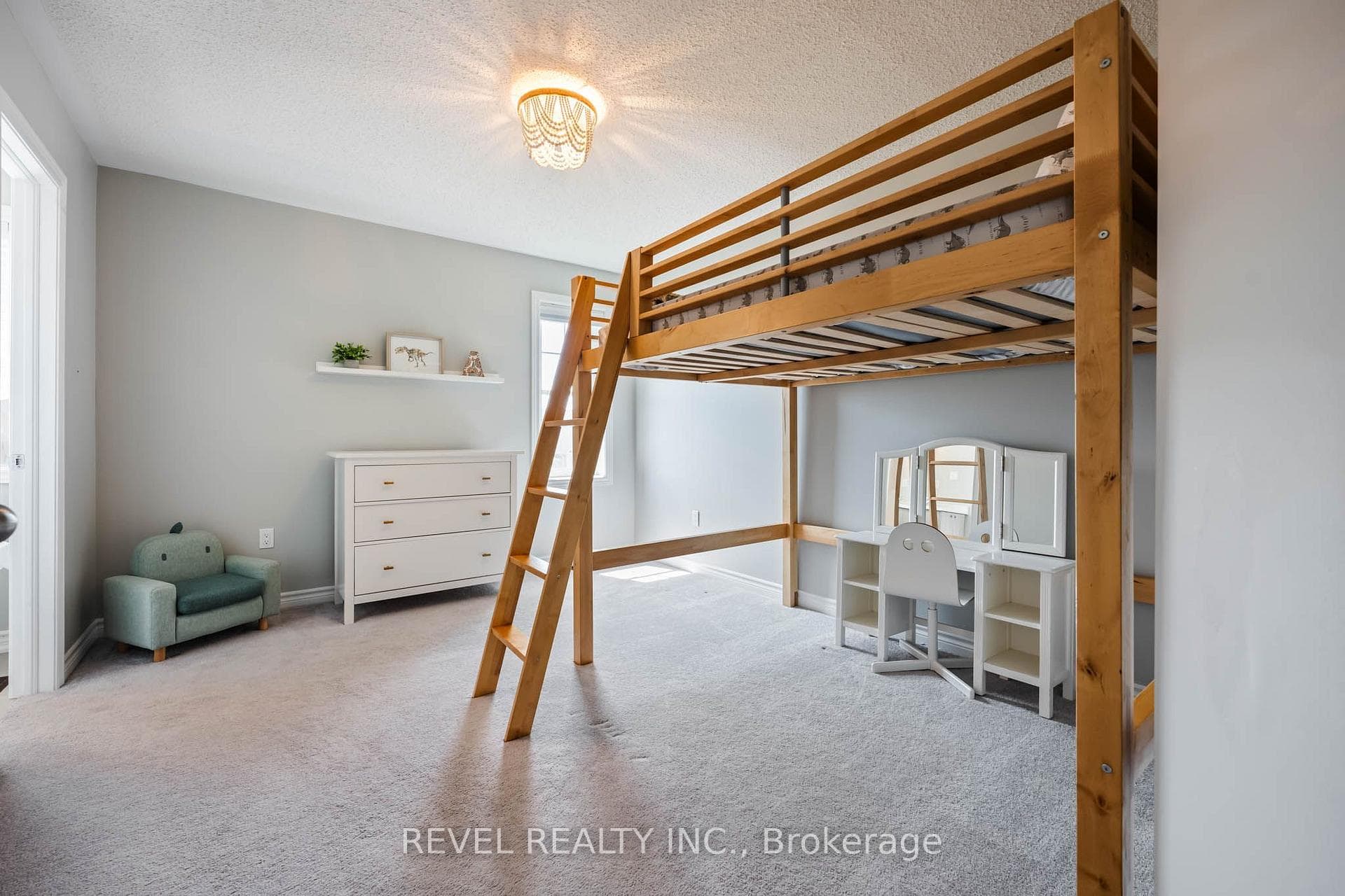 401 Tansley Street photo 34