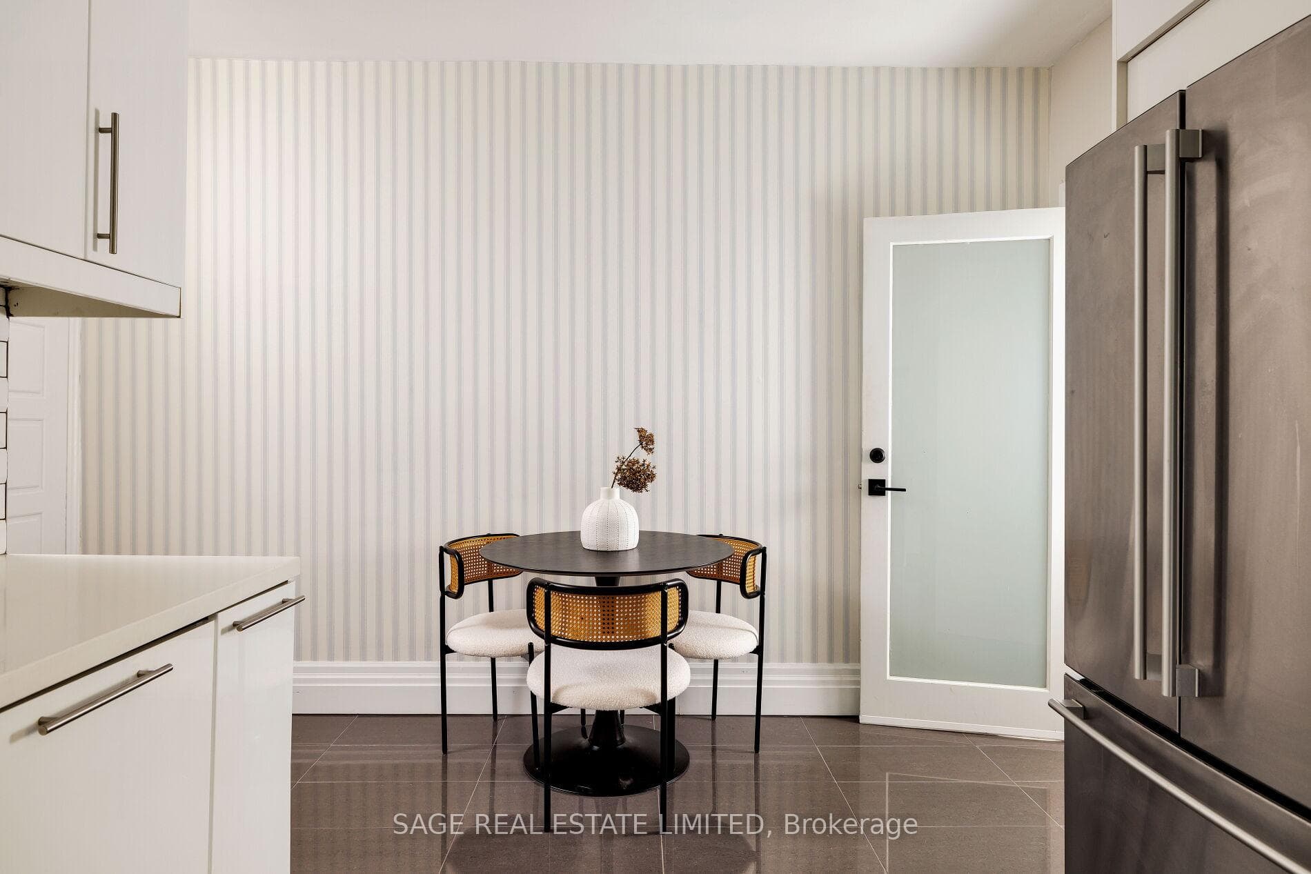 208 Galley Avenue photo 14