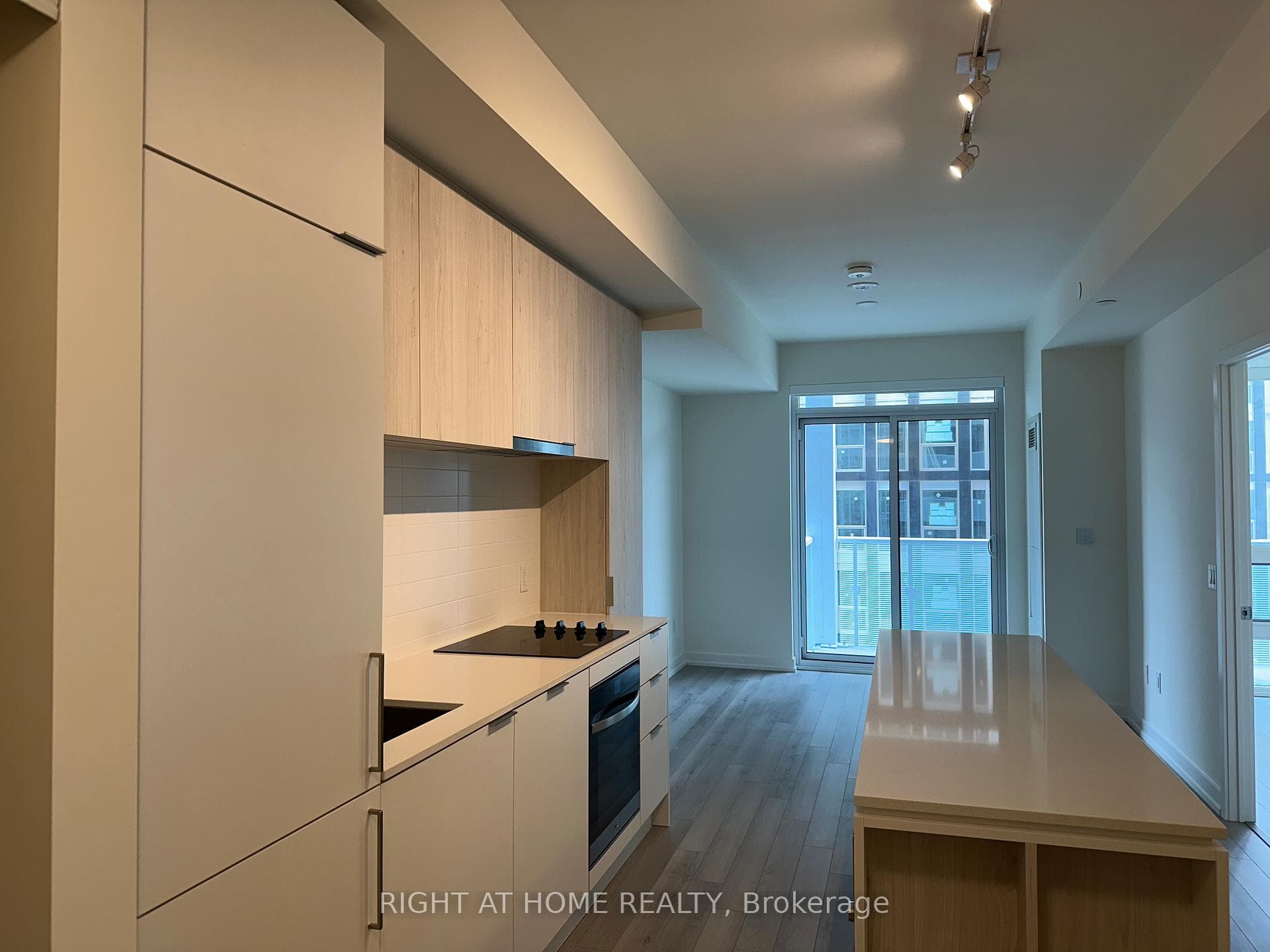 89 CHURCH Street Unit 3102 photo 2