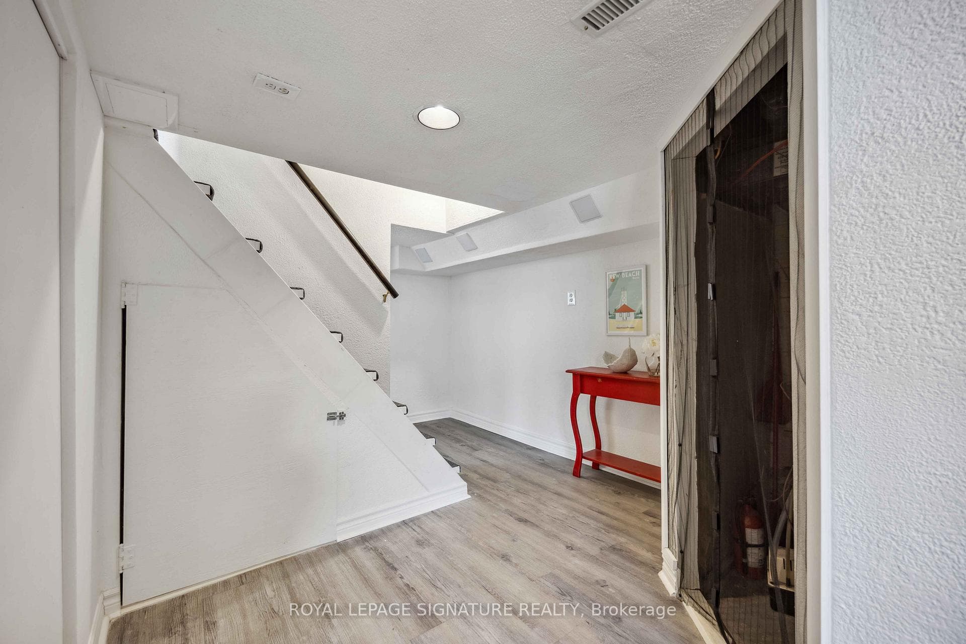 148 Audrey Avenue photo 32