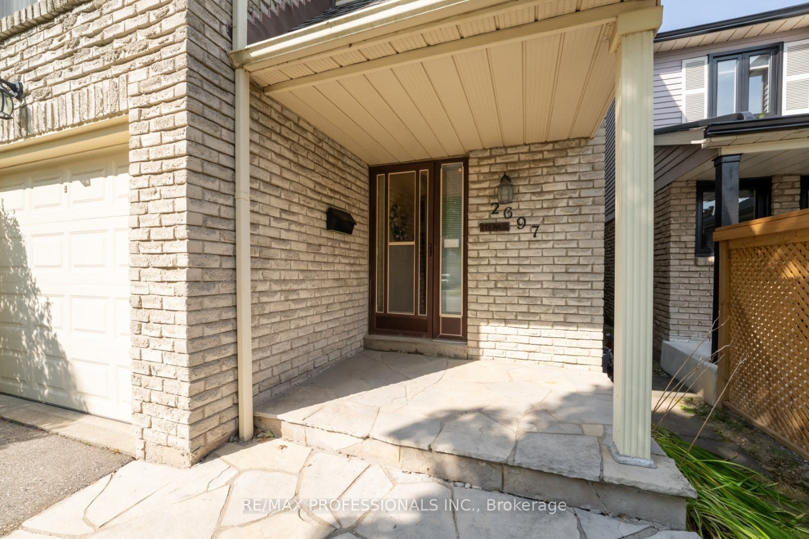 2697 Romark Mews photo 3
